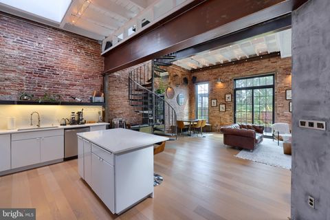 Photo of 410 W MARION ST, LANCASTER, PA 17603 (MLS # PALA2032992)