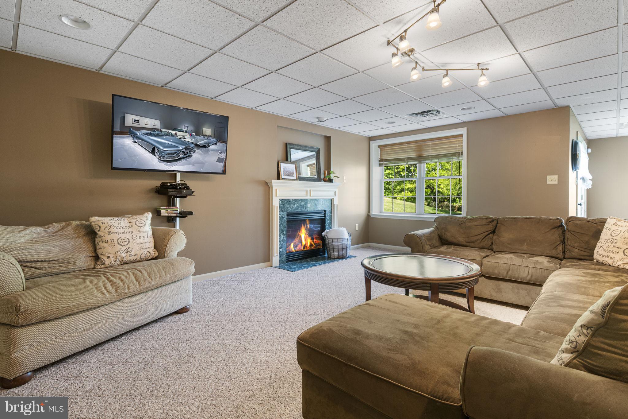 SNOWDEN VILLAGE - Residential