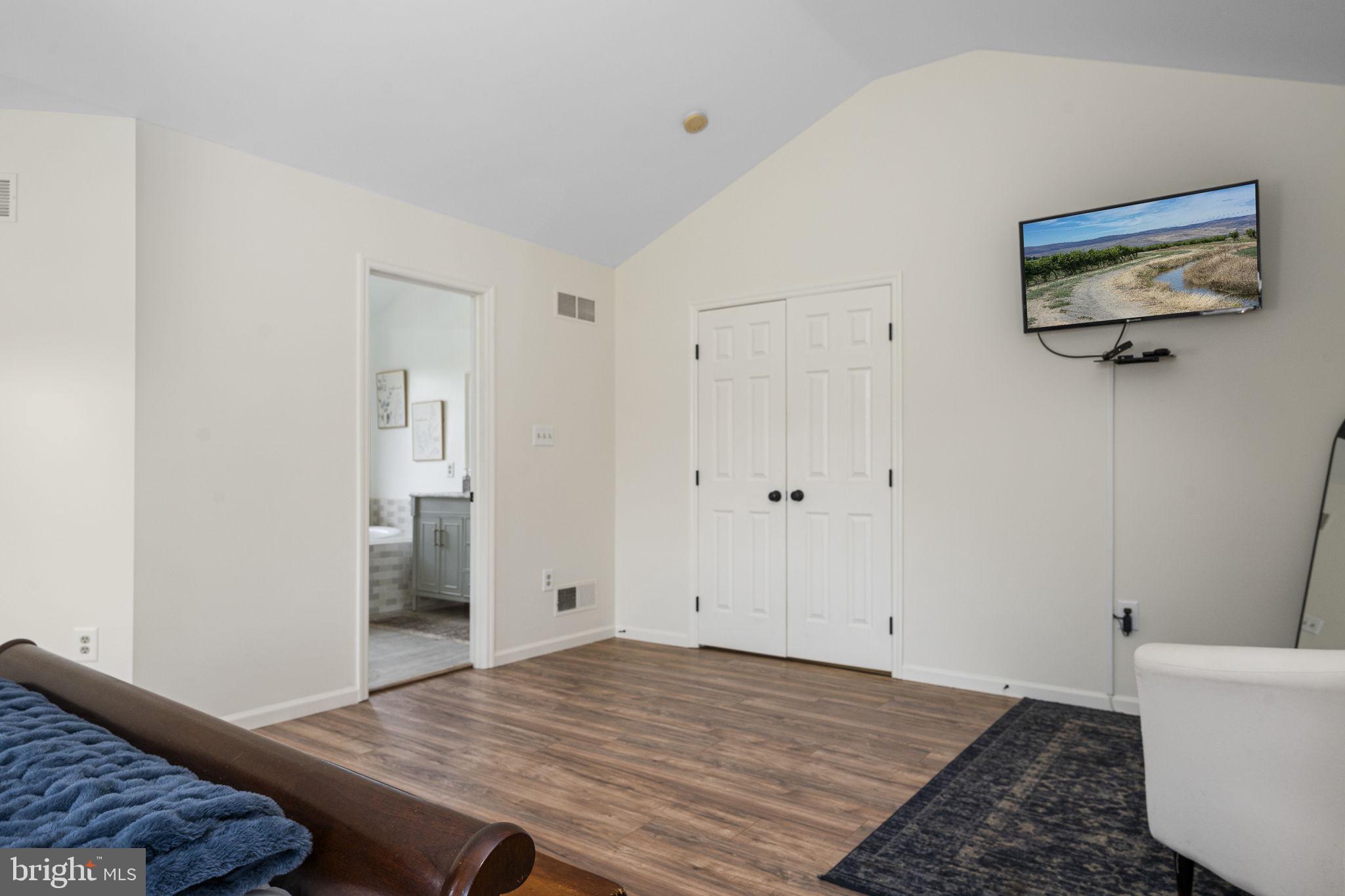 SNOWDEN VILLAGE - Residential