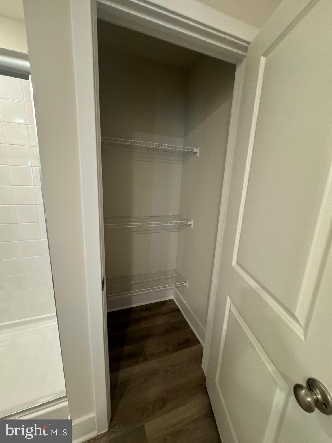 VALLEY VIEW - Residential Lease