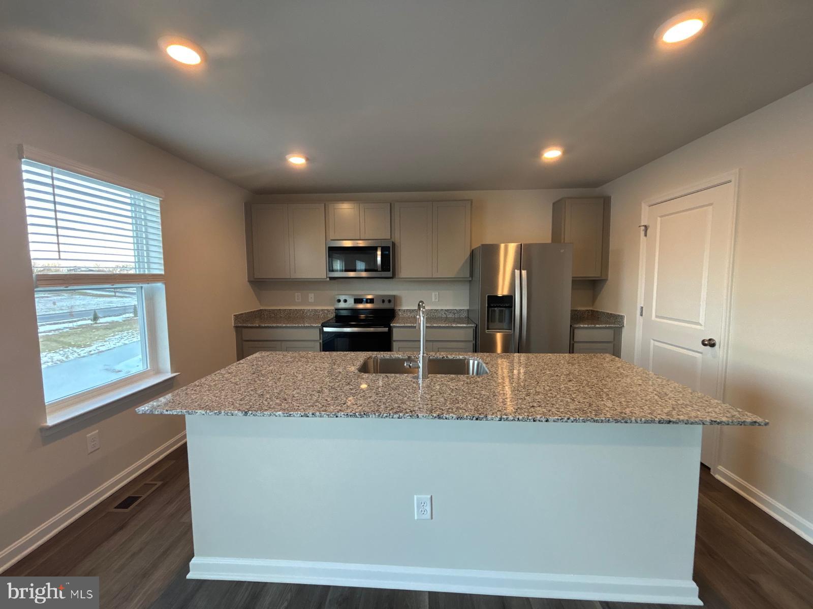 VALLEY VIEW - Residential Lease