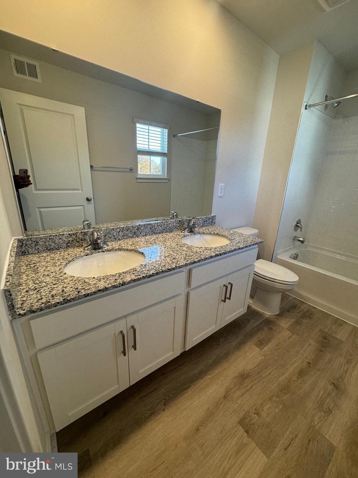 VALLEY VIEW - Residential Lease