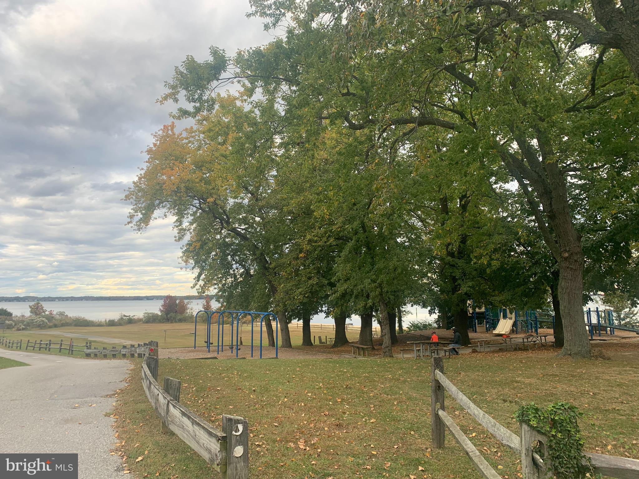 TRITON COMMONS - Residential