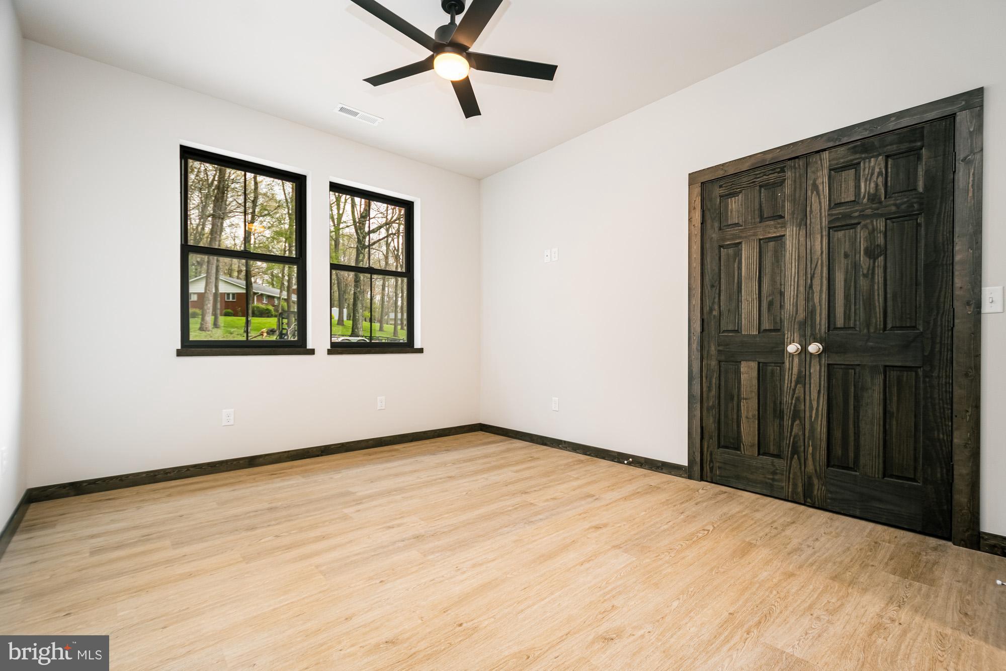 COUNTRY CLUB ACRES - Residential