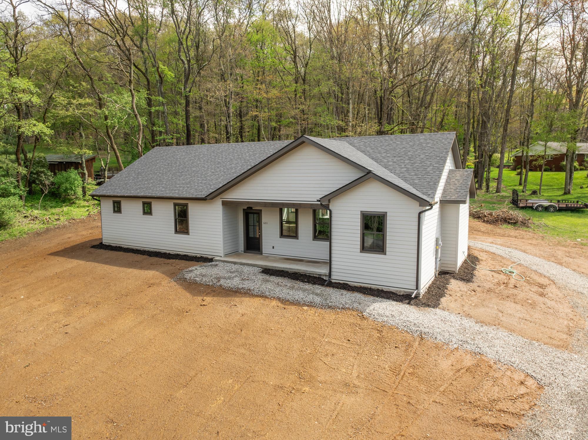 COUNTRY CLUB ACRES - Residential