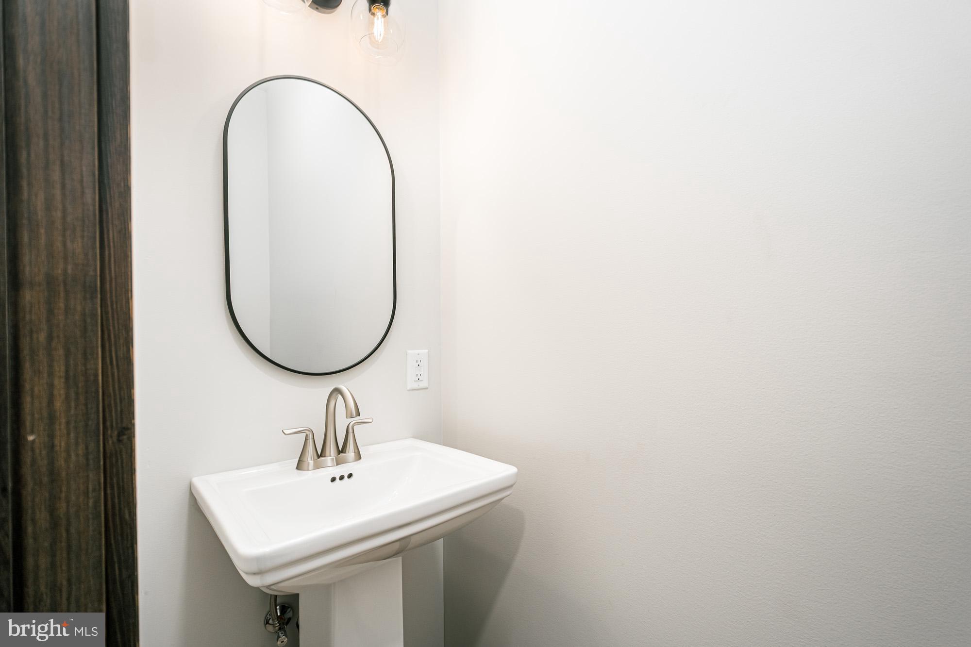 COUNTRY CLUB ACRES - Residential