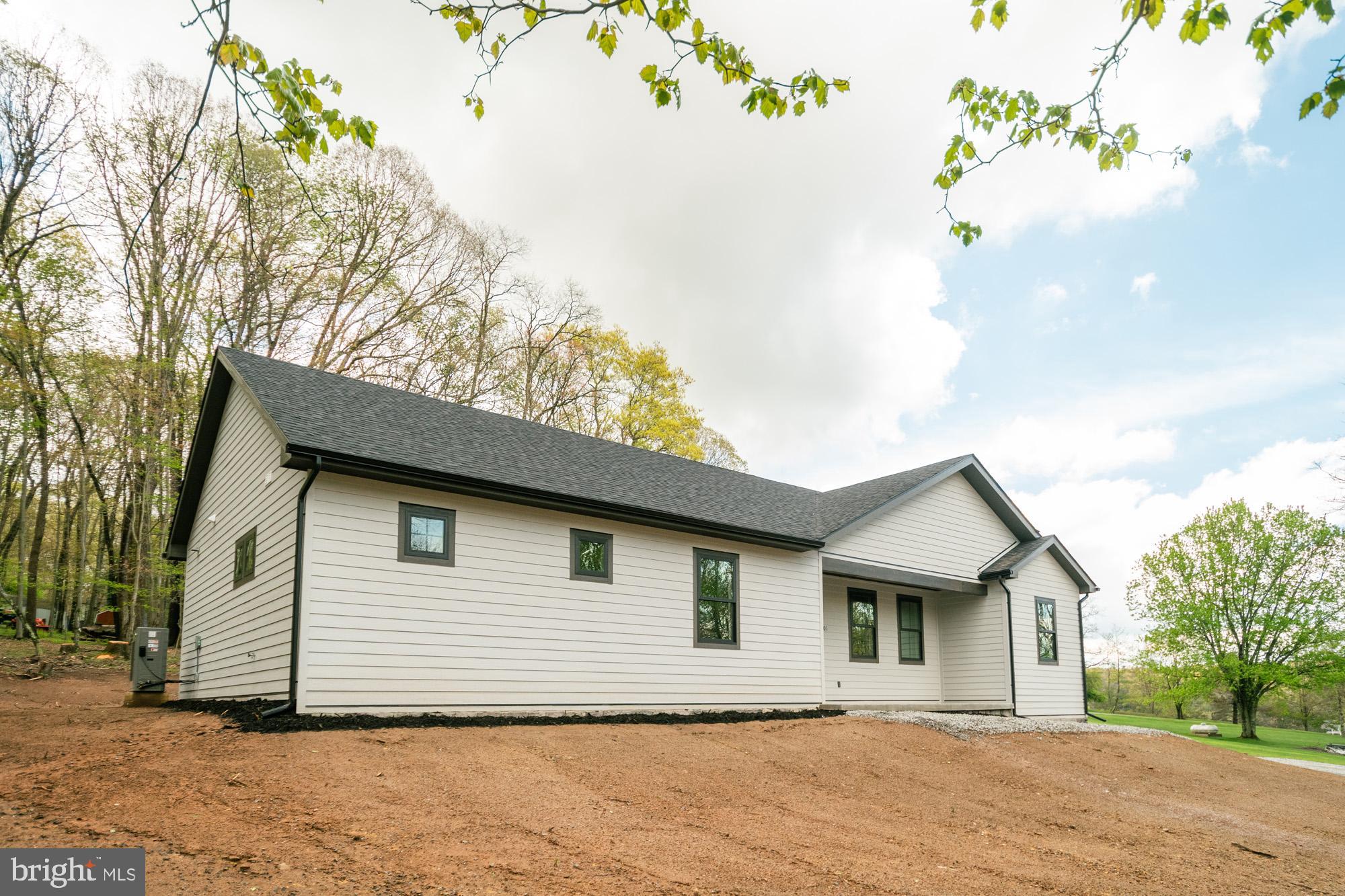 COUNTRY CLUB ACRES - Residential