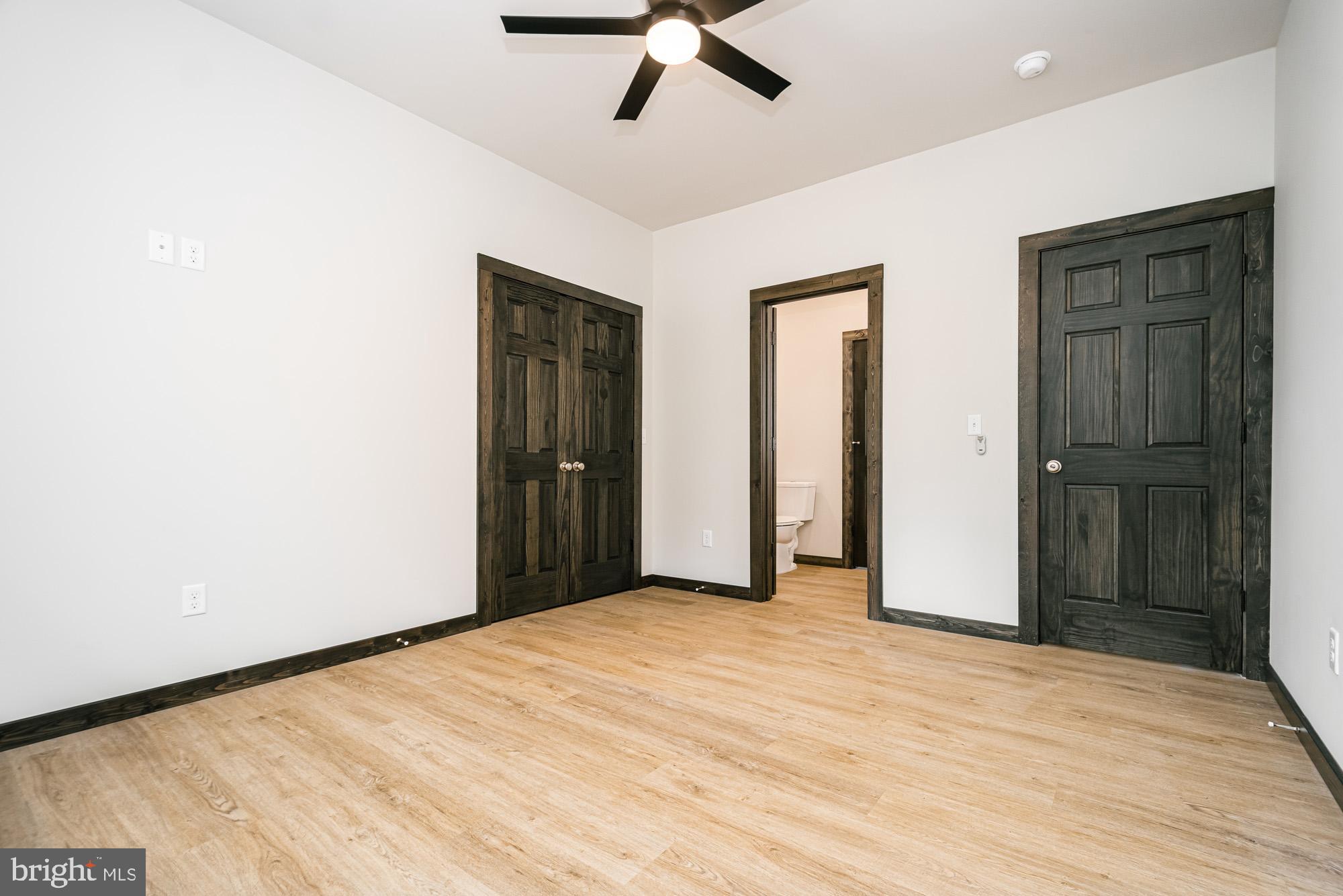 COUNTRY CLUB ACRES - Residential