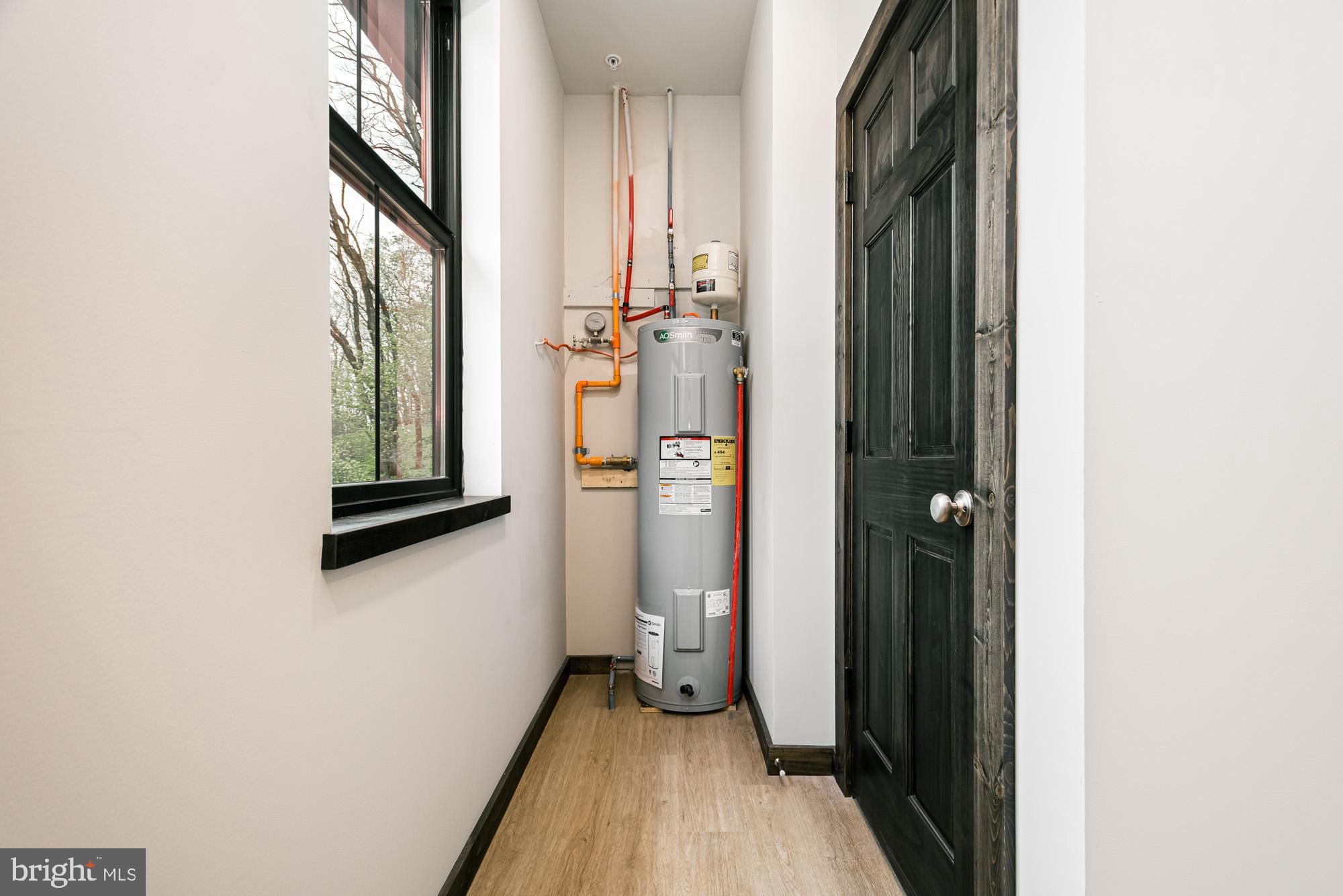 COUNTRY CLUB ACRES - Residential