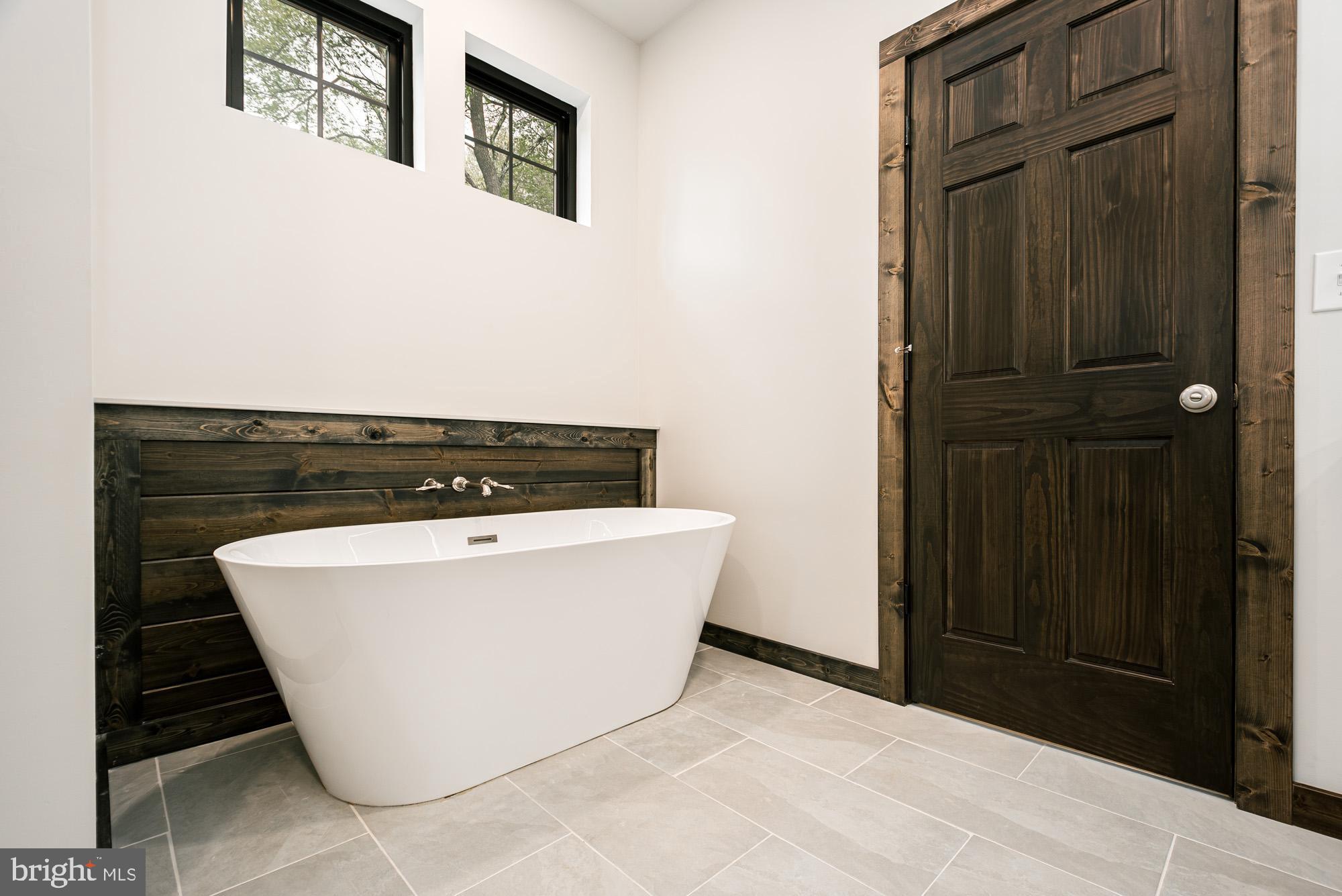 COUNTRY CLUB ACRES - Residential