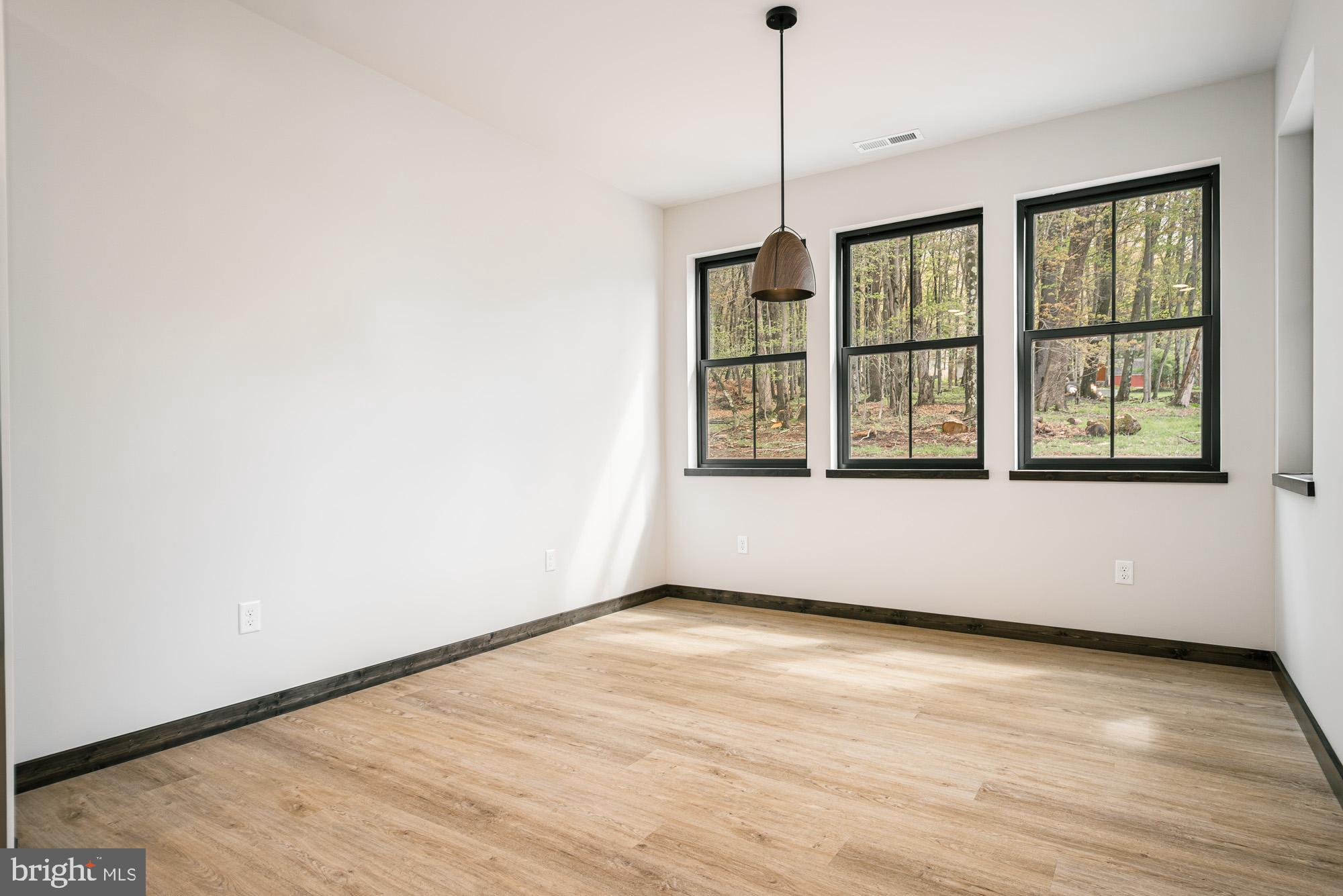 COUNTRY CLUB ACRES - Residential