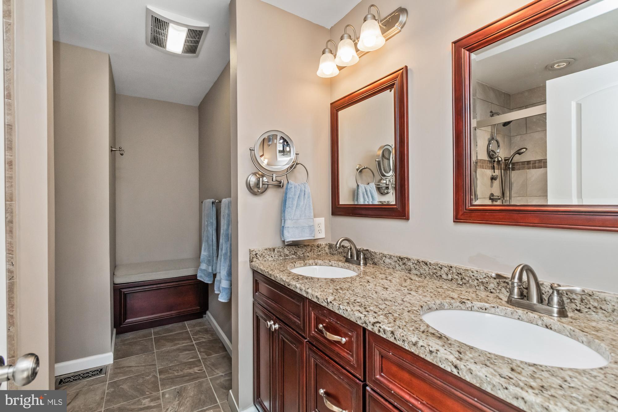 SADDLE RIDGE - Residential