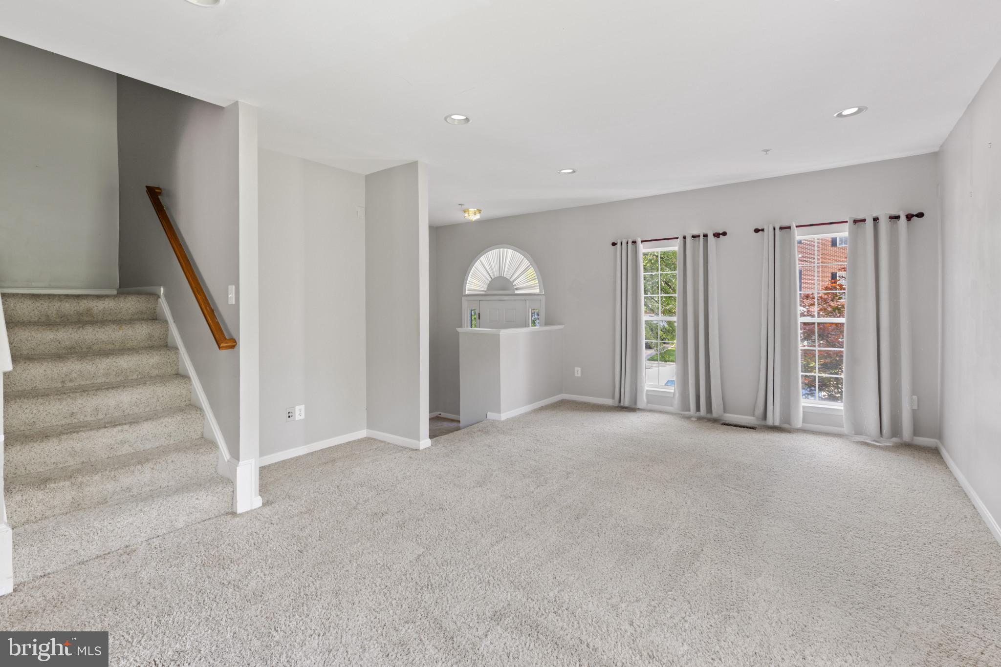 SEVEN OAKS - Residential