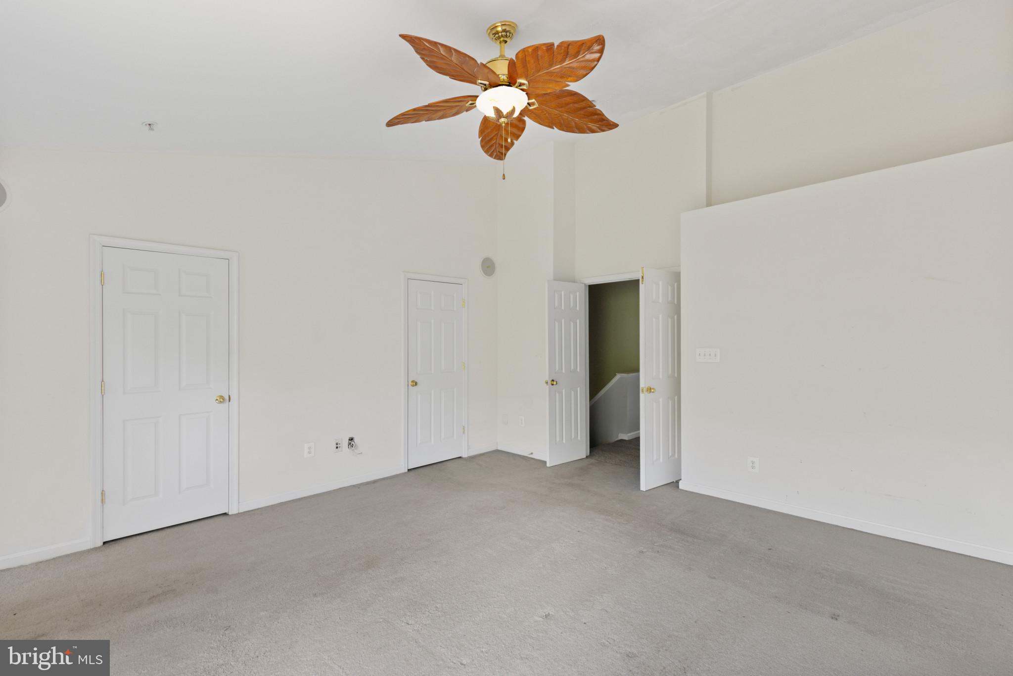 SEVEN OAKS - Residential