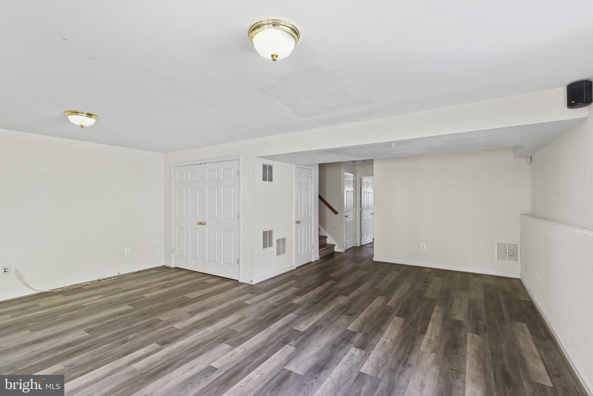 SEVEN OAKS - Residential