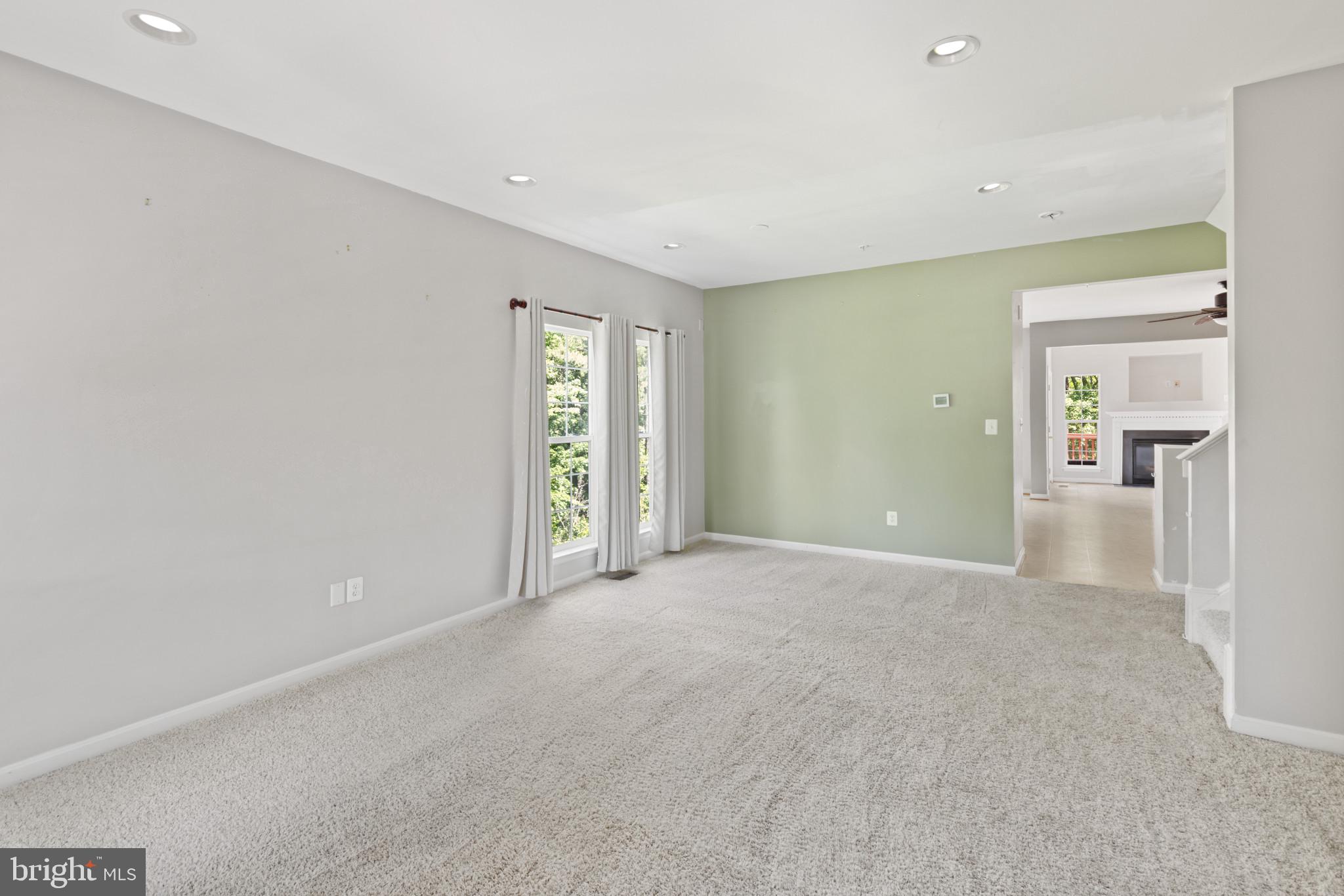 SEVEN OAKS - Residential