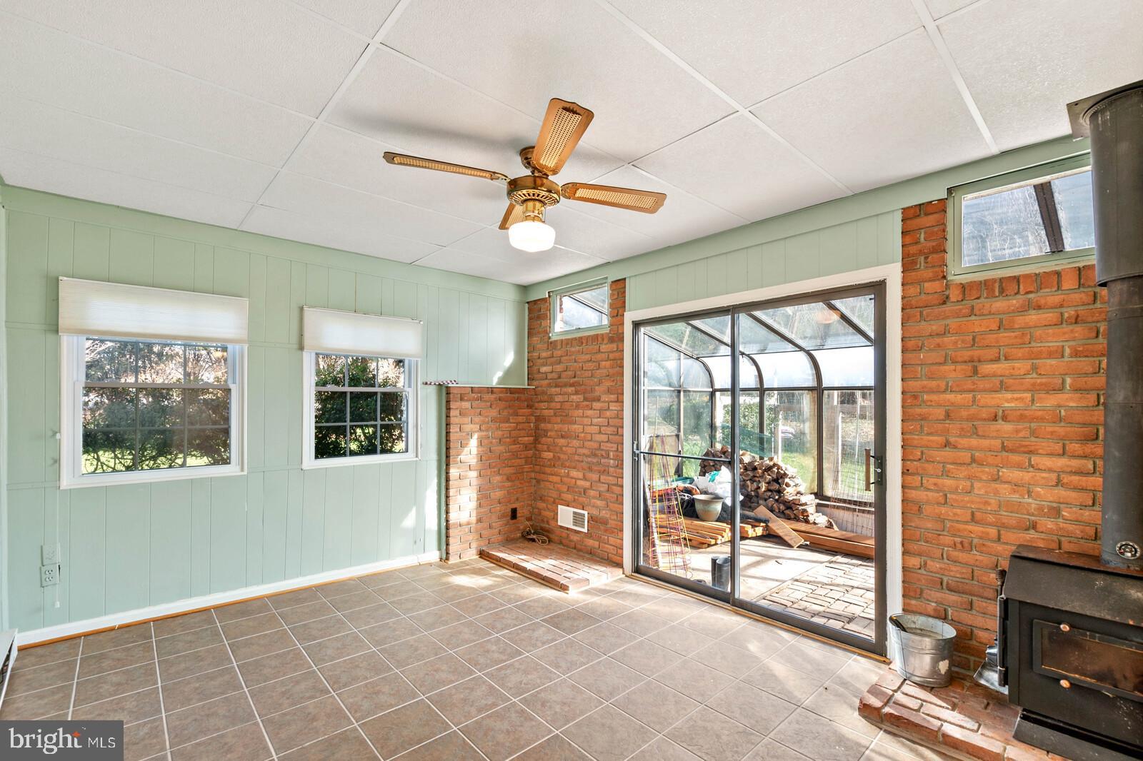 CINNAMON CREEK - Residential Lease