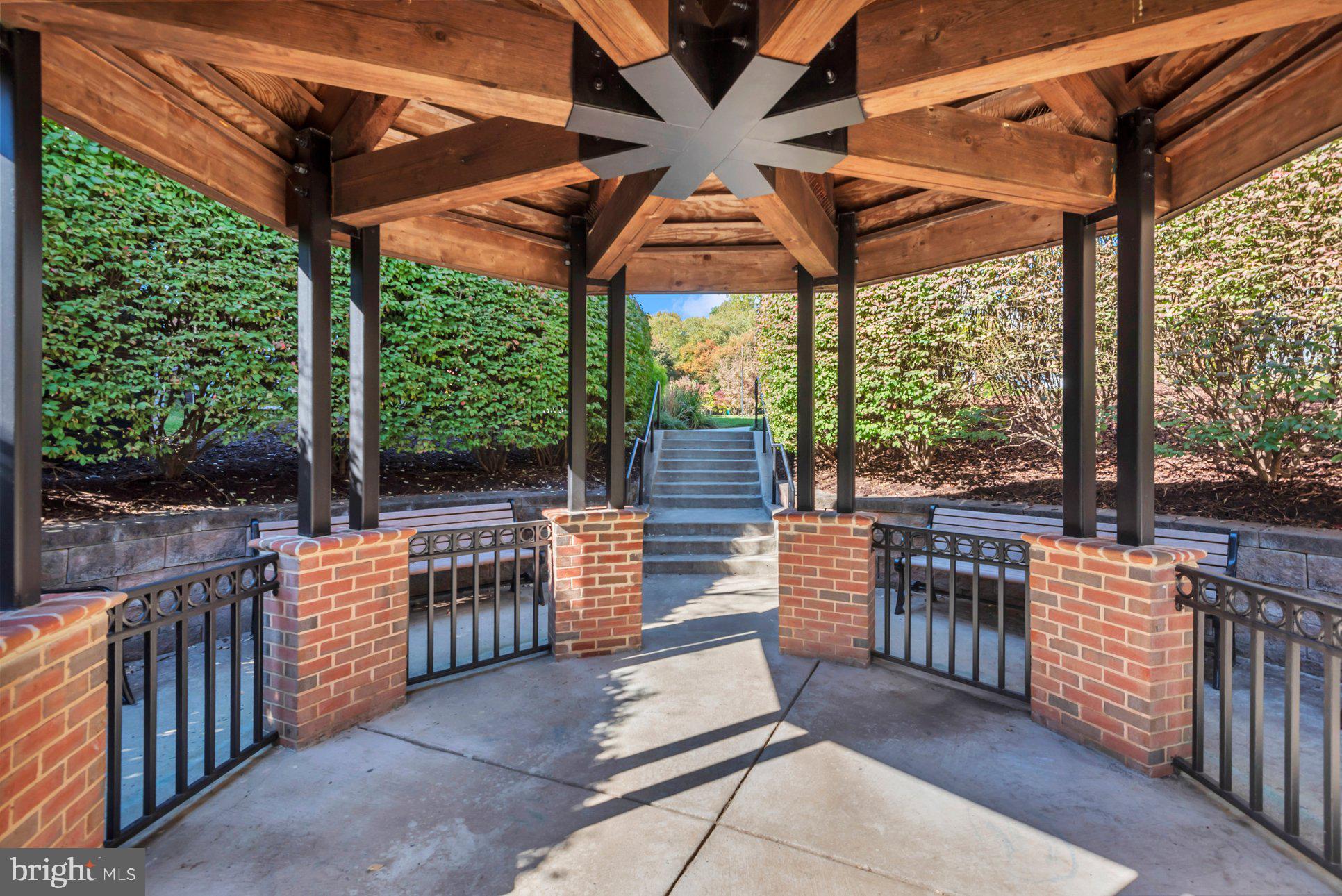 QUINCE ORCHARD PARK - Residential