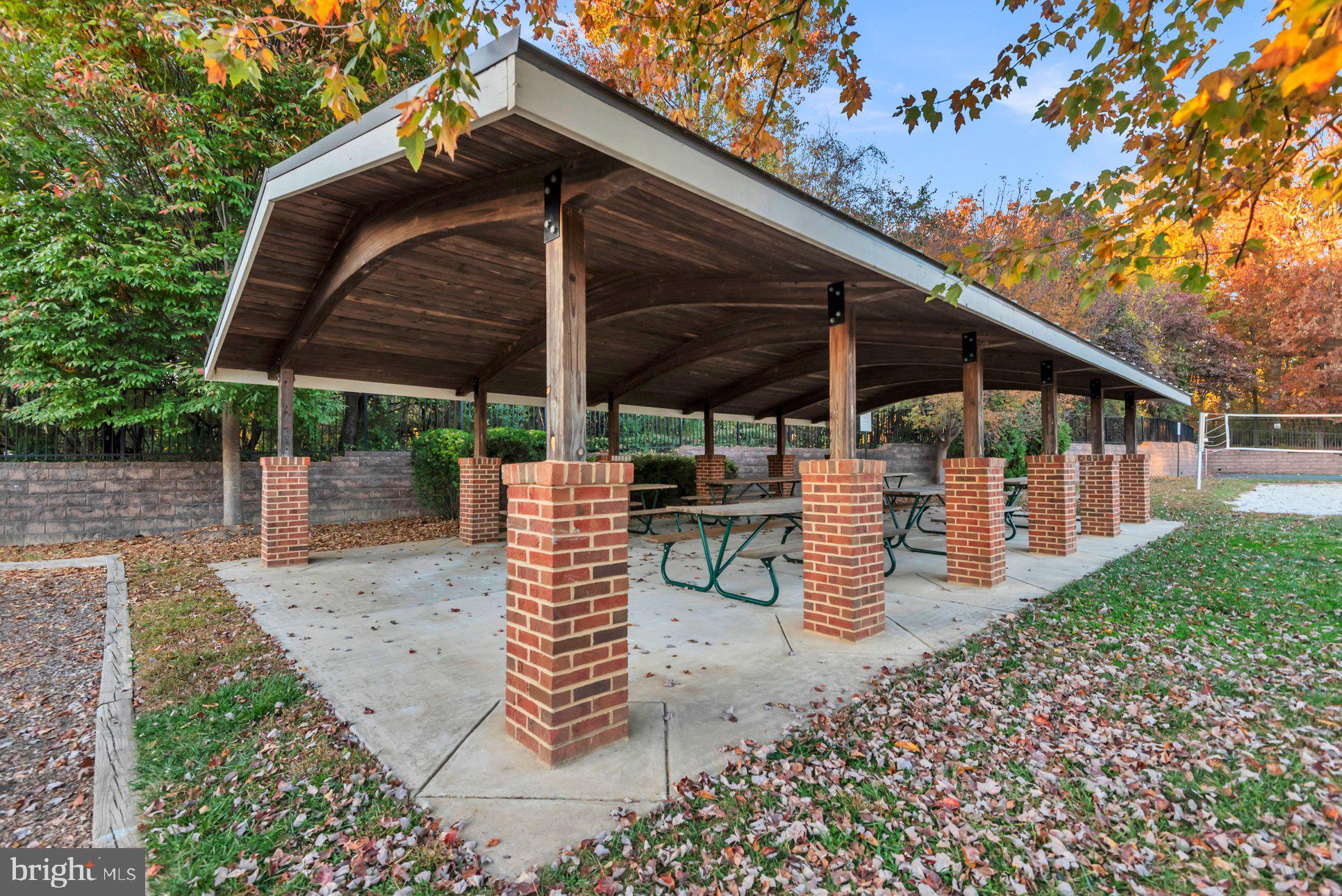 QUINCE ORCHARD PARK - Residential