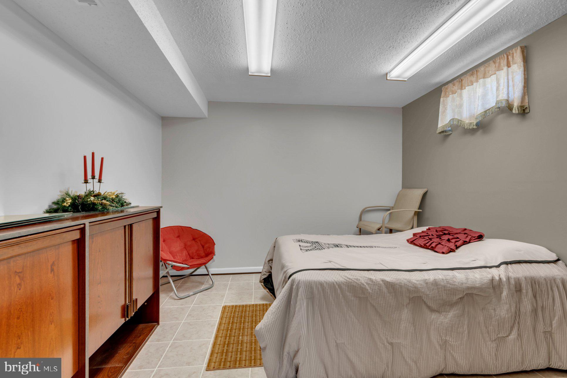 QUINCE ORCHARD PARK - Residential