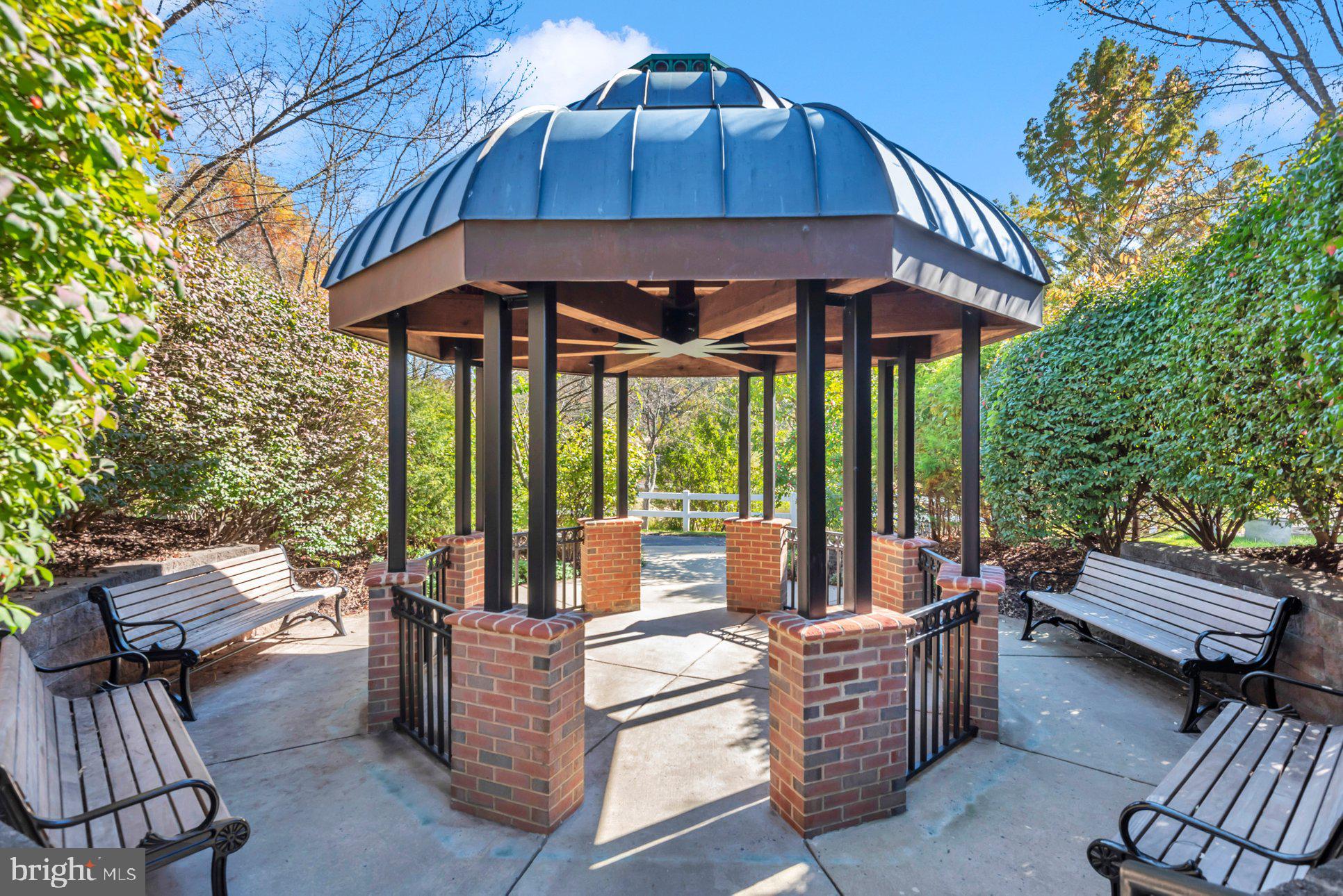 QUINCE ORCHARD PARK - Residential