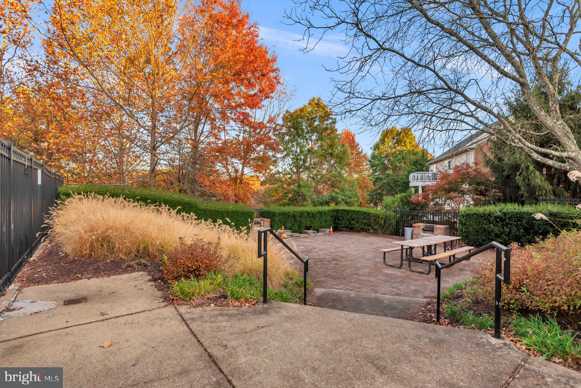 QUINCE ORCHARD PARK - Residential