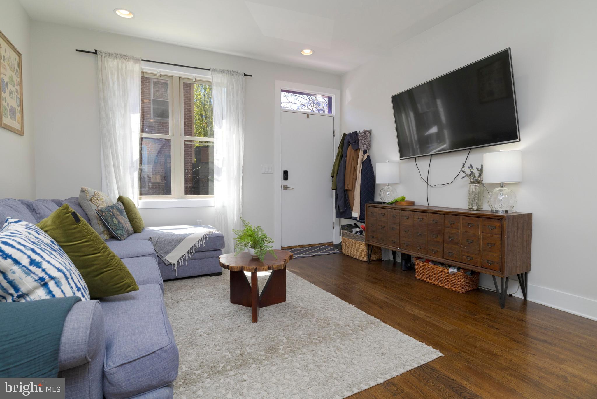 PASSYUNK SQUARE - Residential