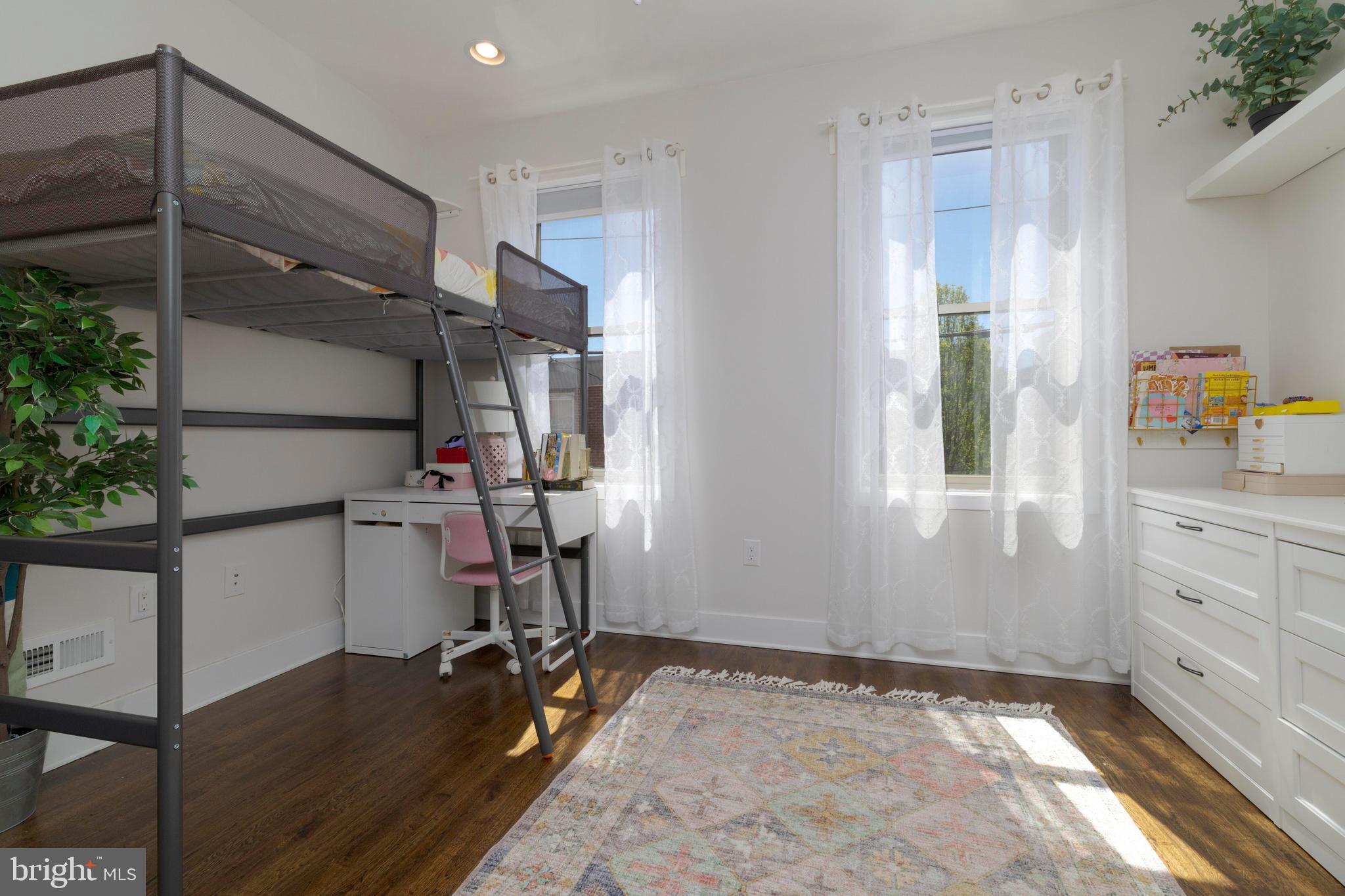 PASSYUNK SQUARE - Residential