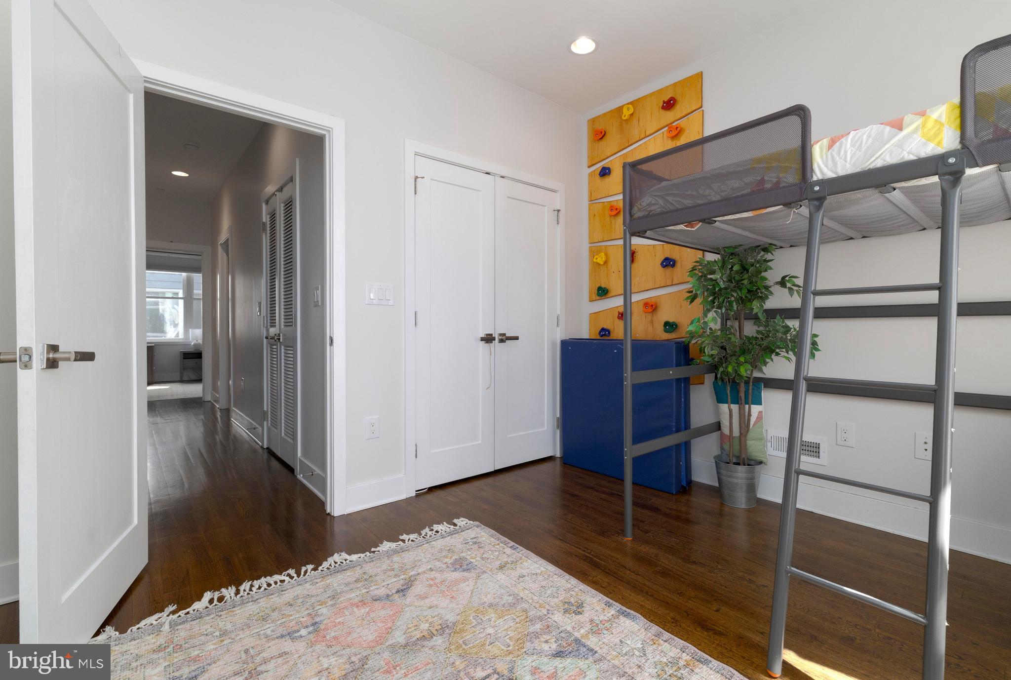 PASSYUNK SQUARE - Residential