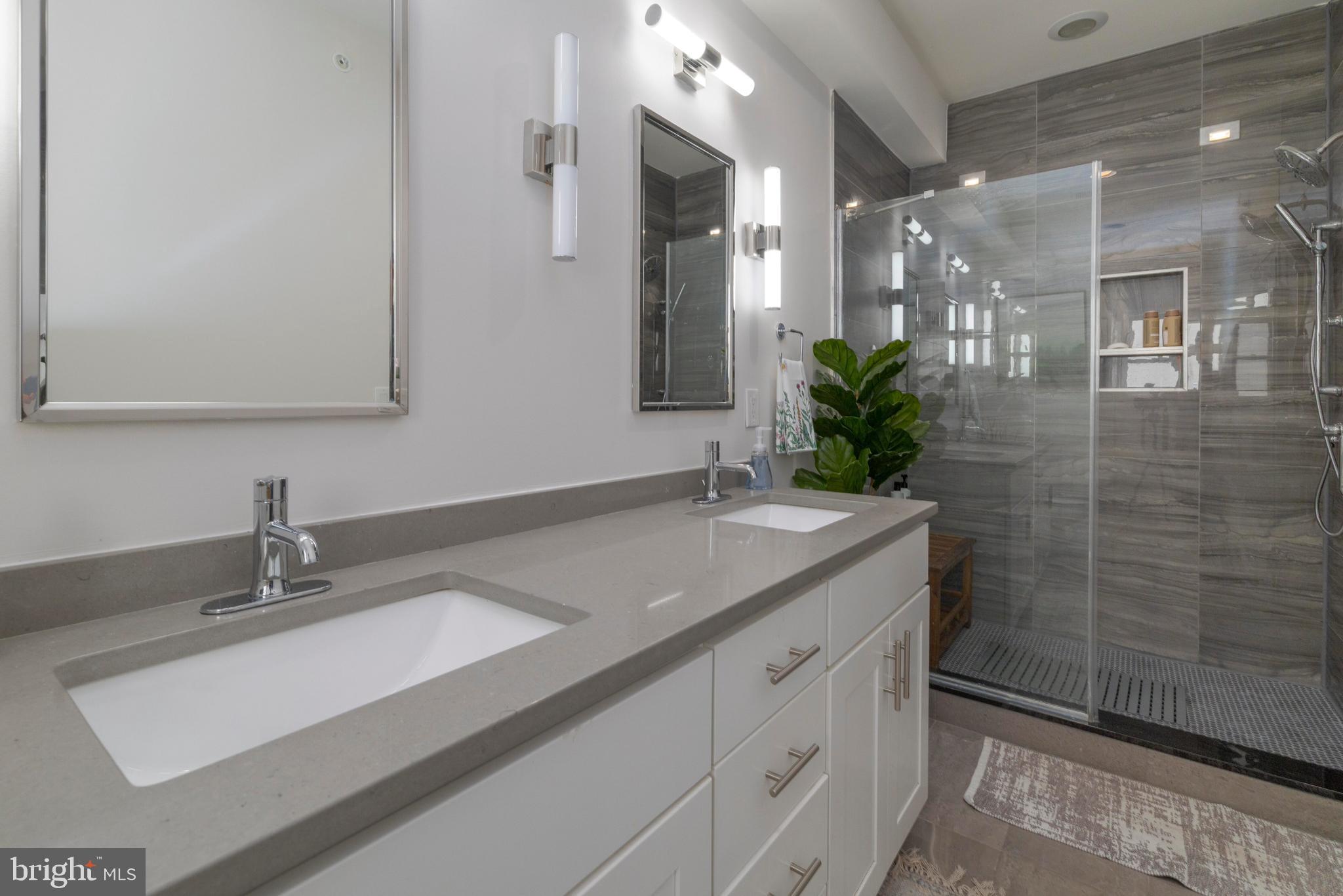 PASSYUNK SQUARE - Residential