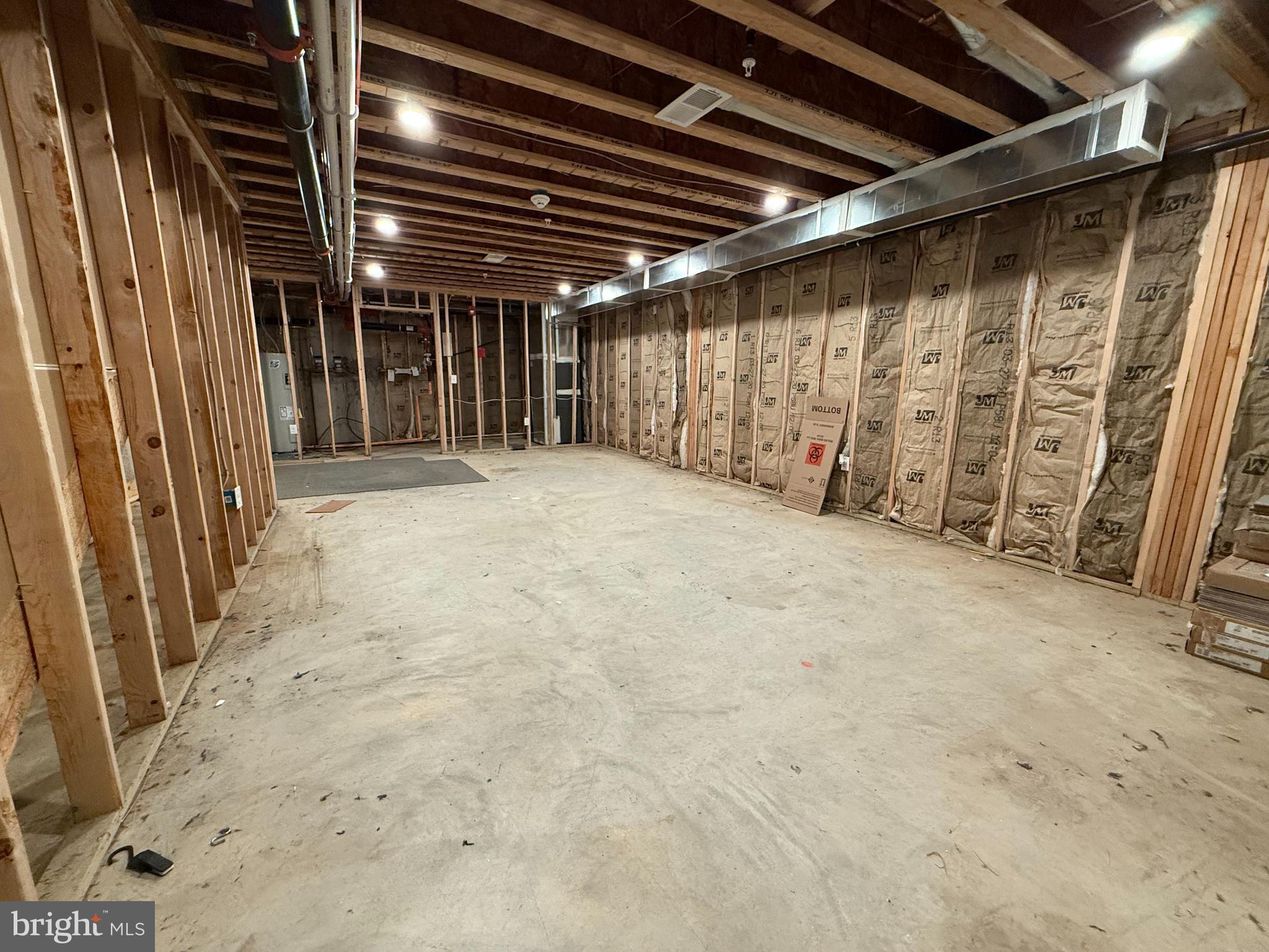 SOUTH KENSINGTON - Commercial Lease