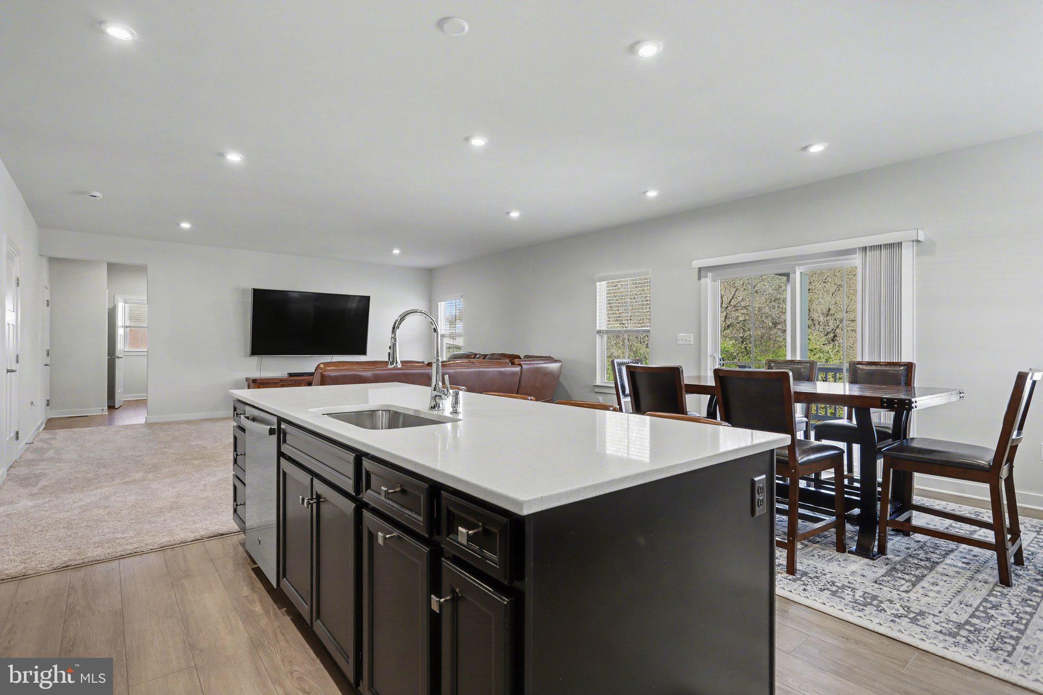 HIGH POINTE SOUTH - Residential