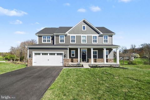 220 KORTNEY DRIVE HANOVER PA 17331