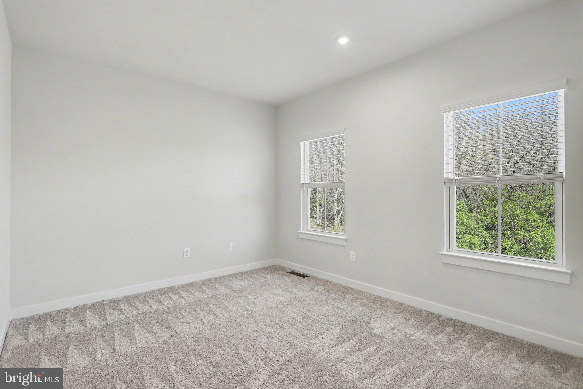 HIGH POINTE SOUTH - Residential