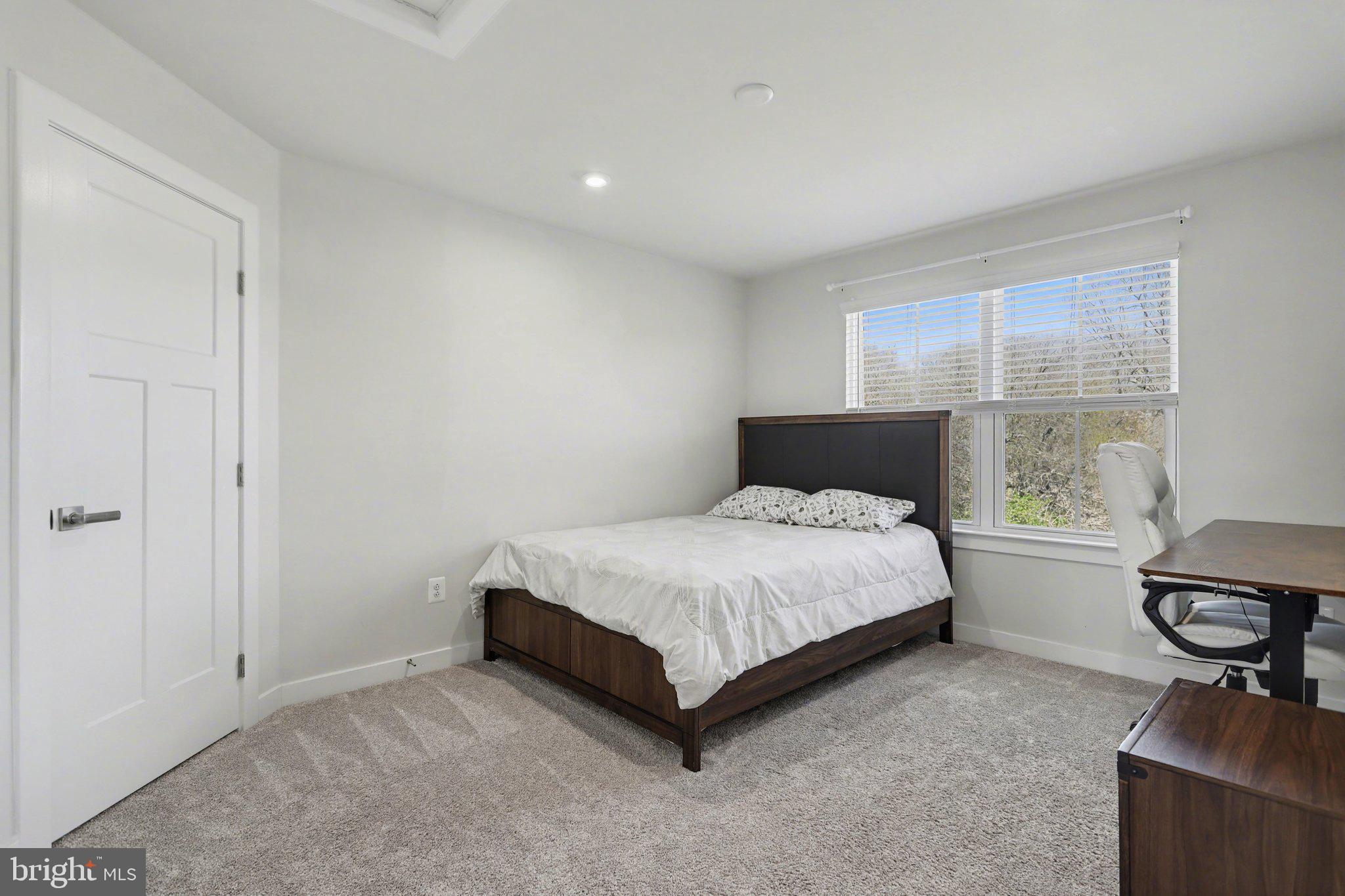 HIGH POINTE SOUTH - Residential