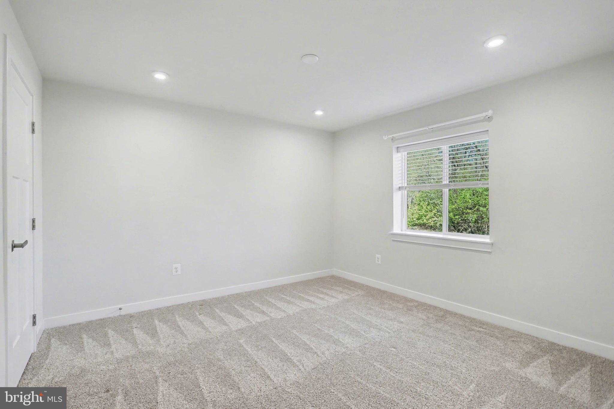 HIGH POINTE SOUTH - Residential