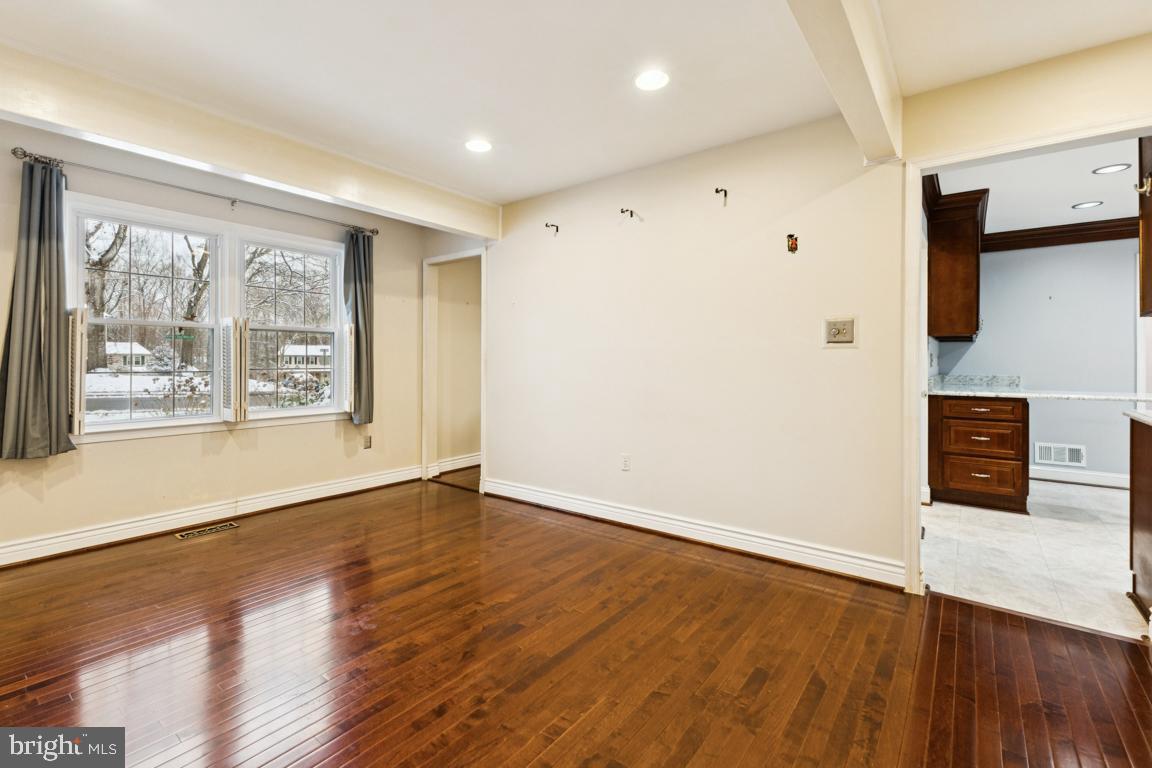 LAKE RIDGE - Residential