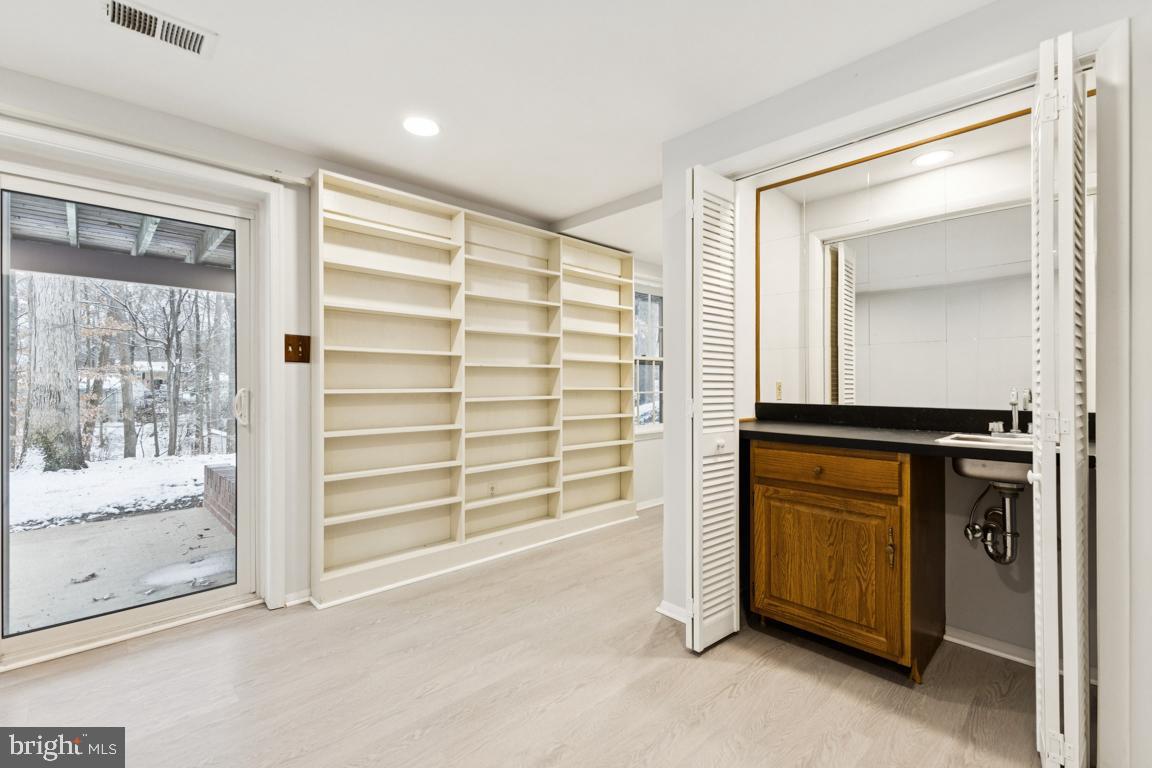 LAKE RIDGE - Residential