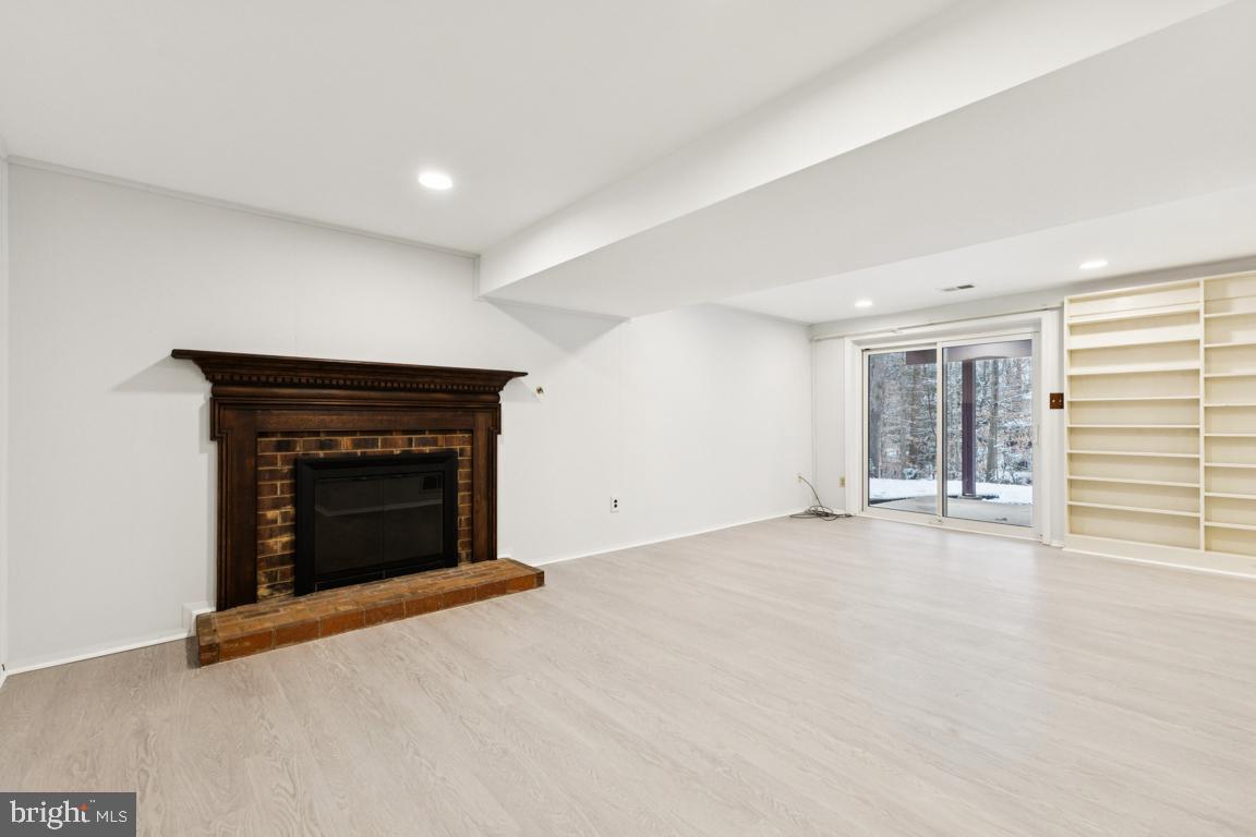 LAKE RIDGE - Residential