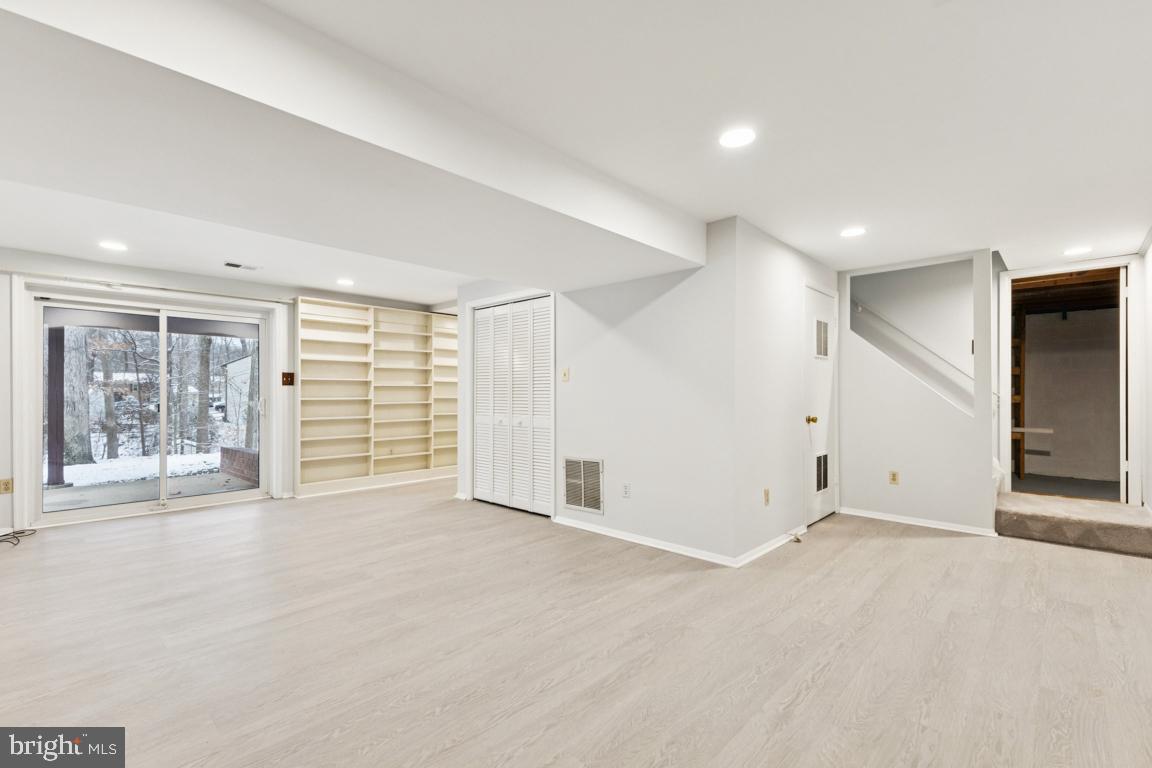 LAKE RIDGE - Residential