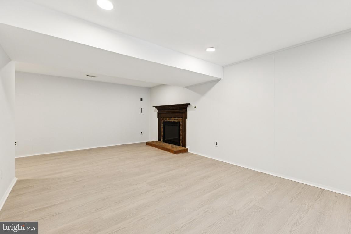 LAKE RIDGE - Residential