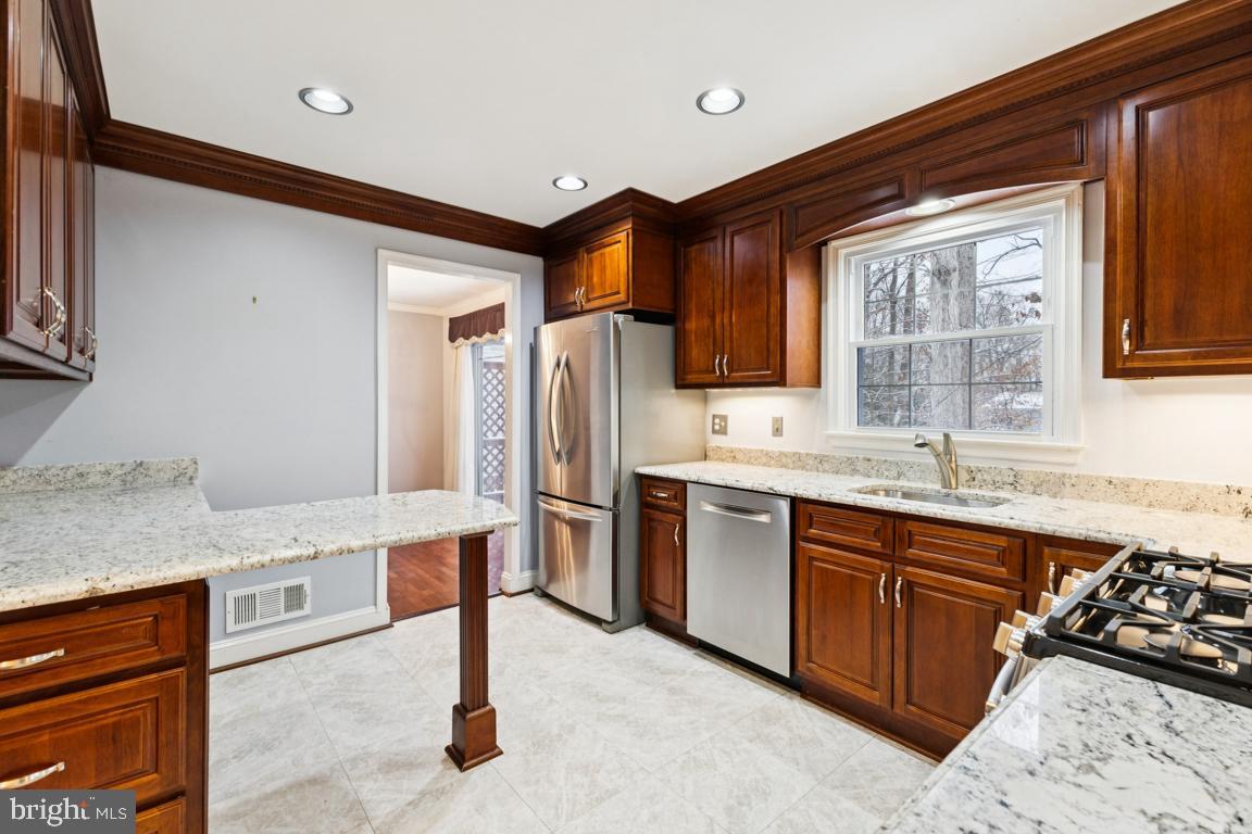 LAKE RIDGE - Residential