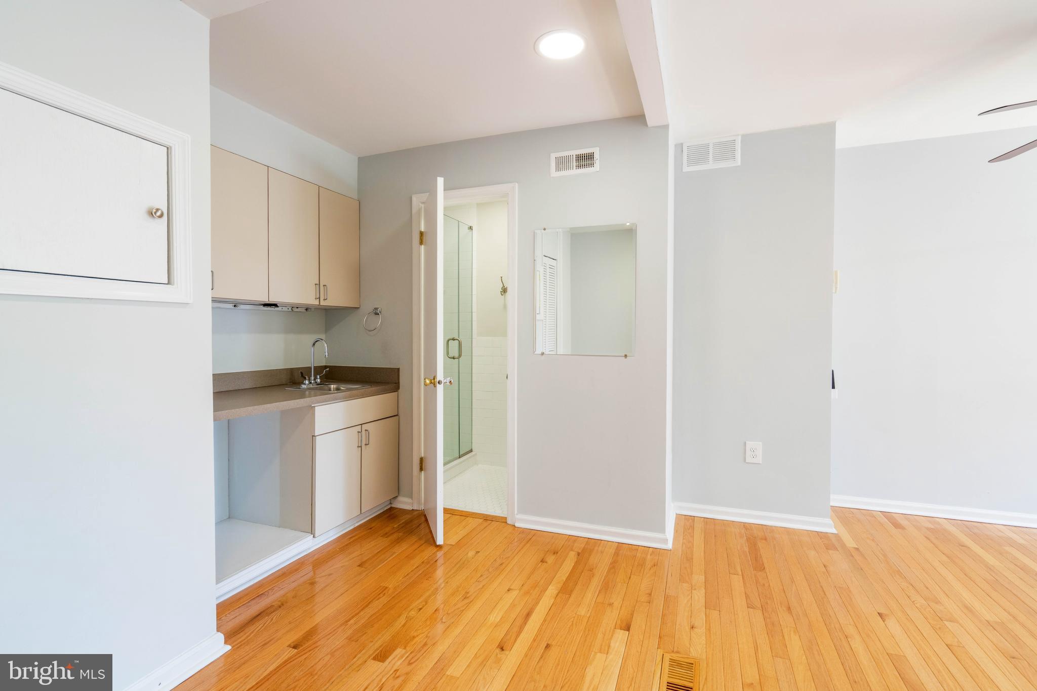 OLD CITY - Residential