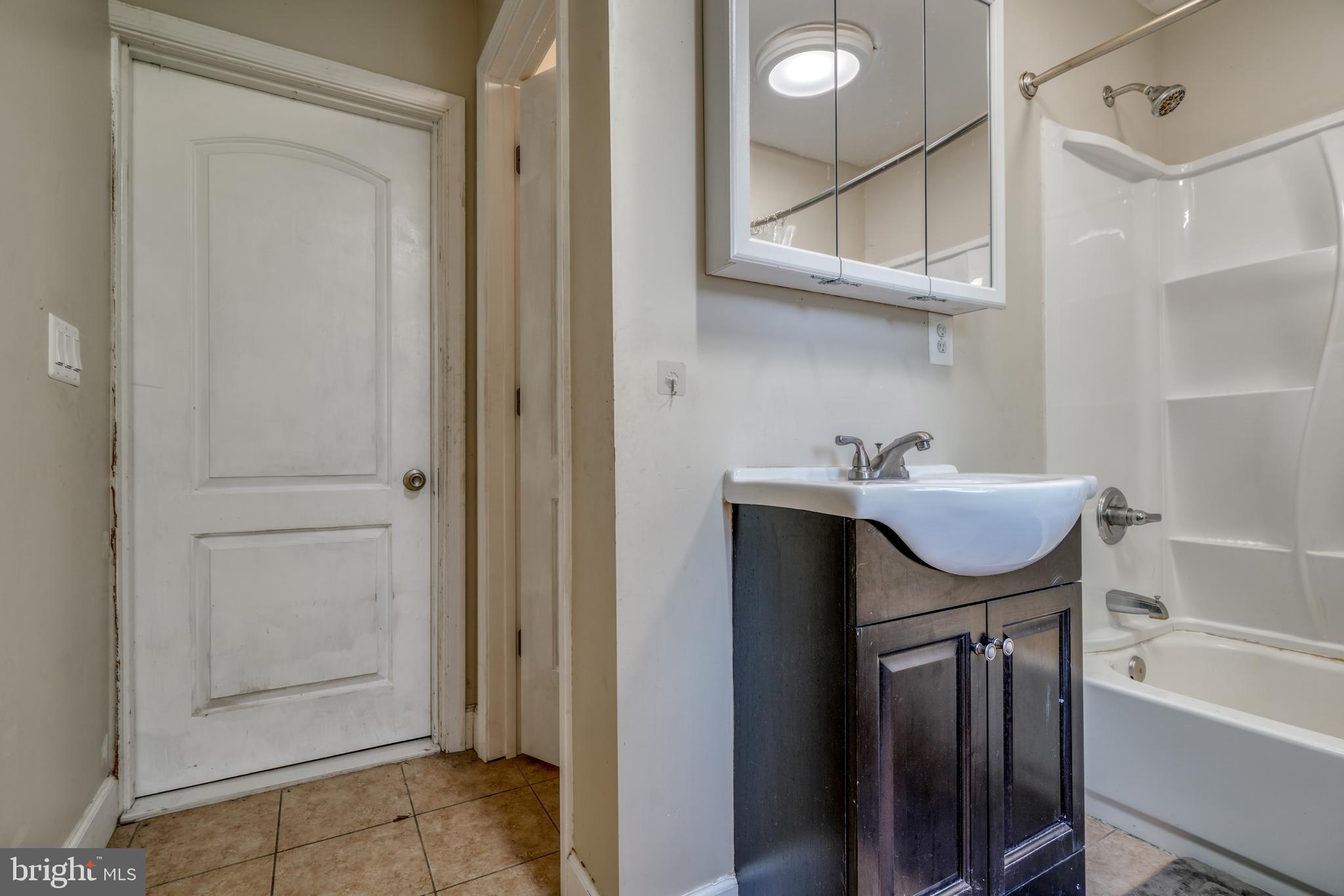 GLEN ISLE ESTATES - Residential