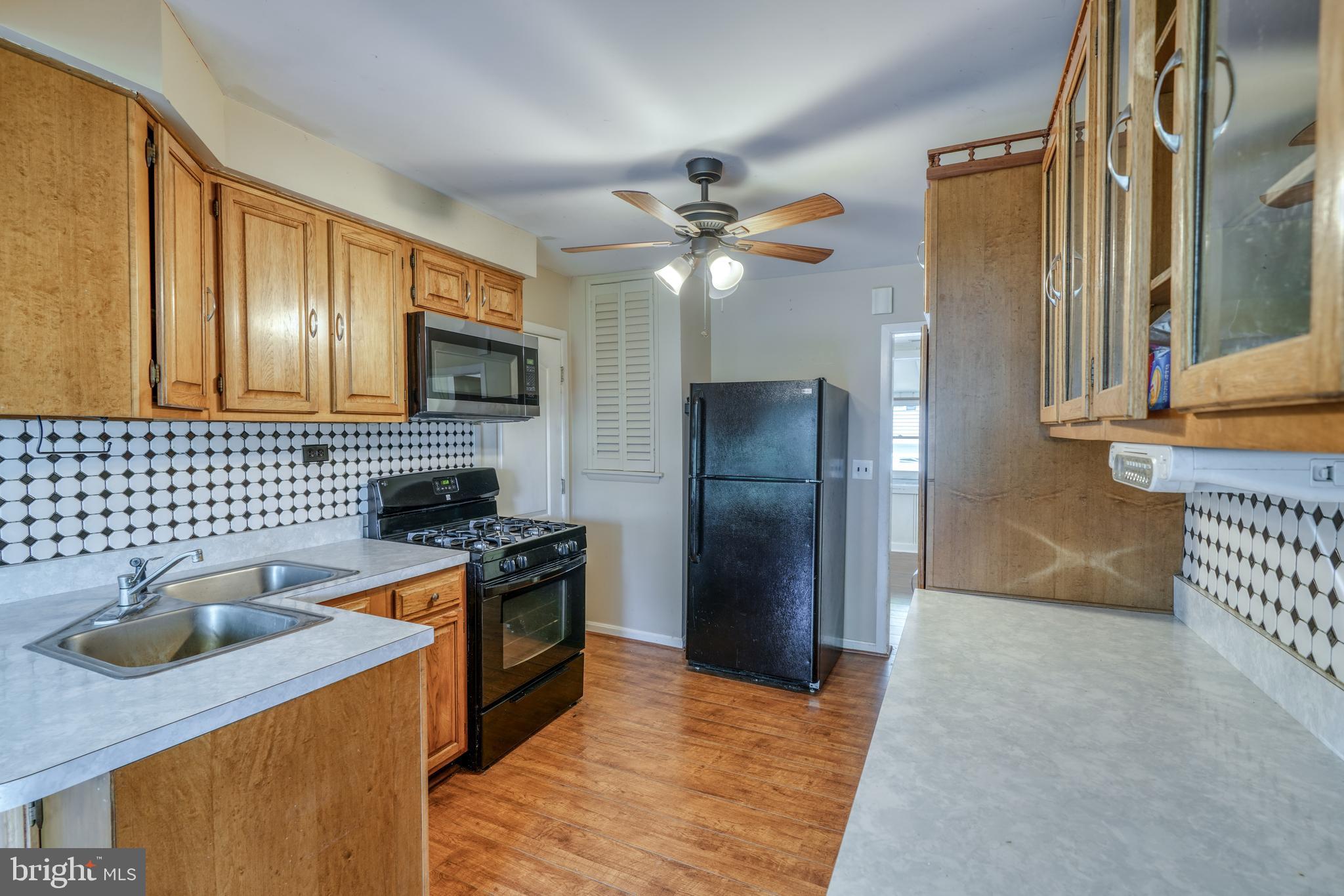 GLEN ISLE ESTATES - Residential