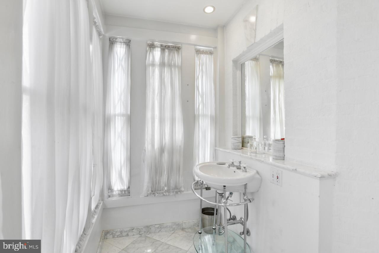 BAKER PARK - Residential