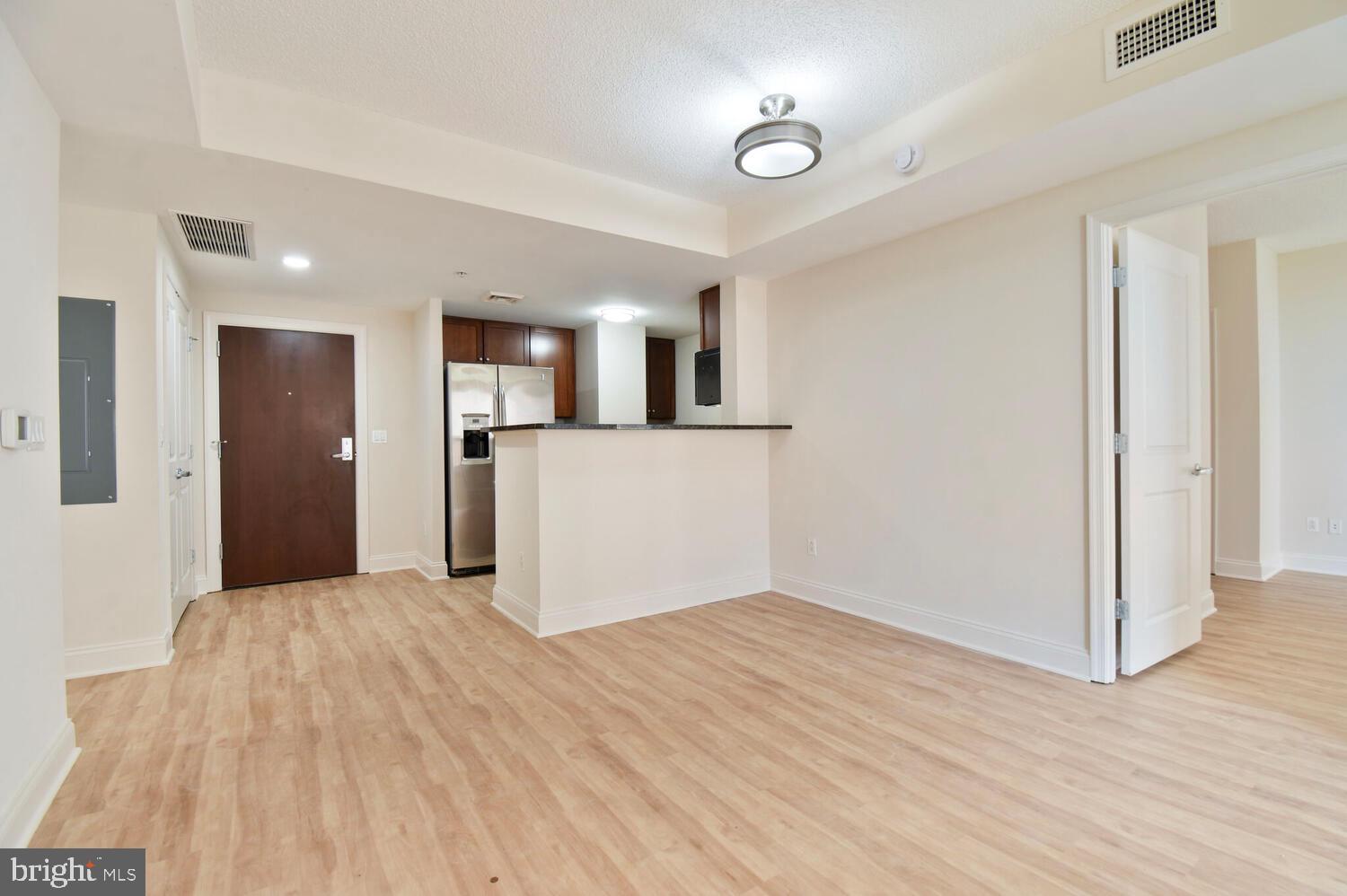 CLARENDON - Residential Lease