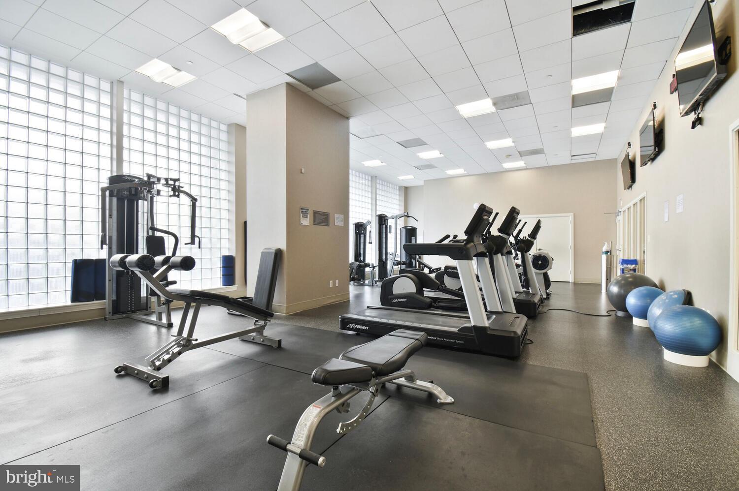 CLARENDON - Residential Lease