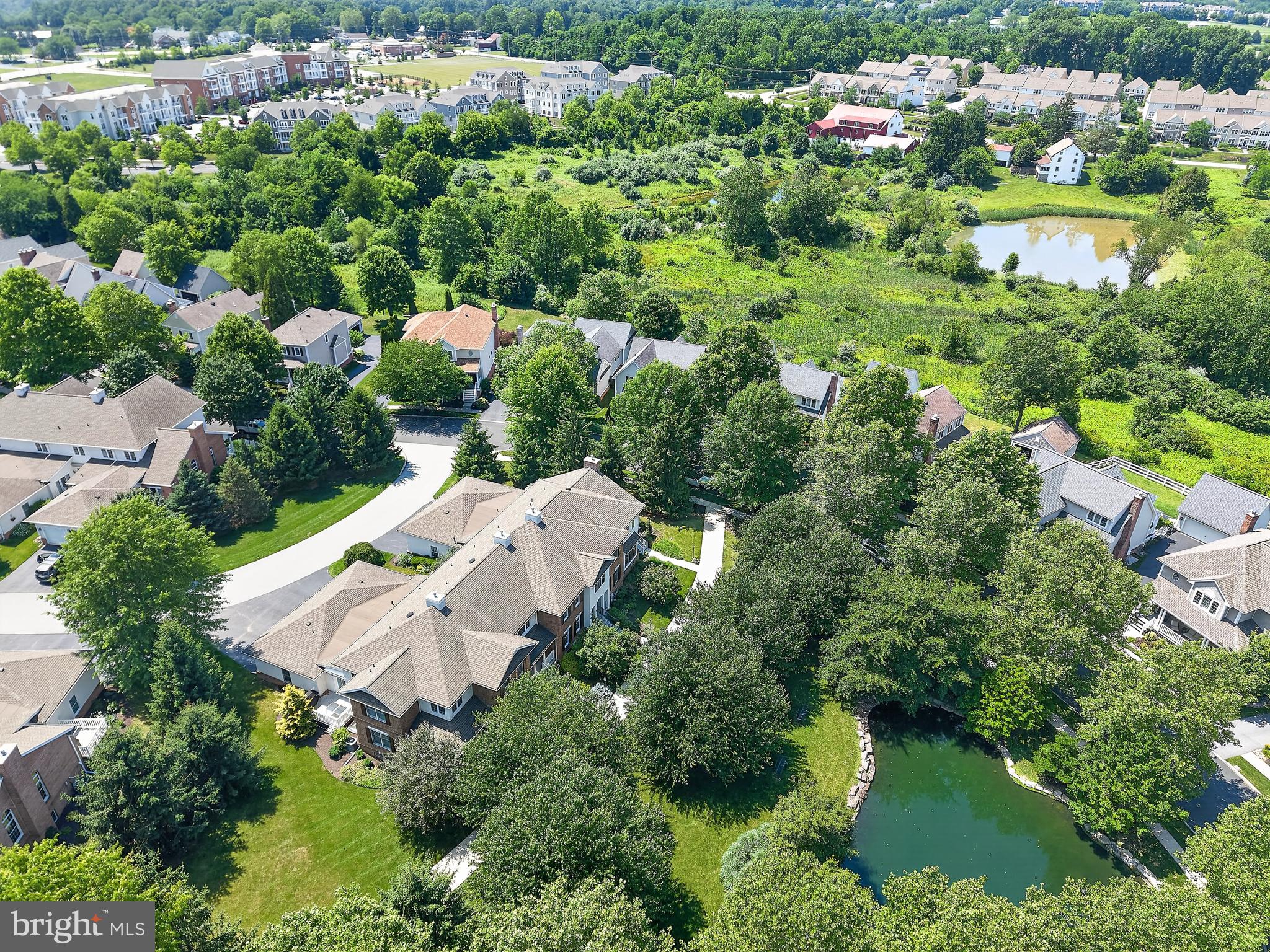 477 FAIRMONT DRIVE