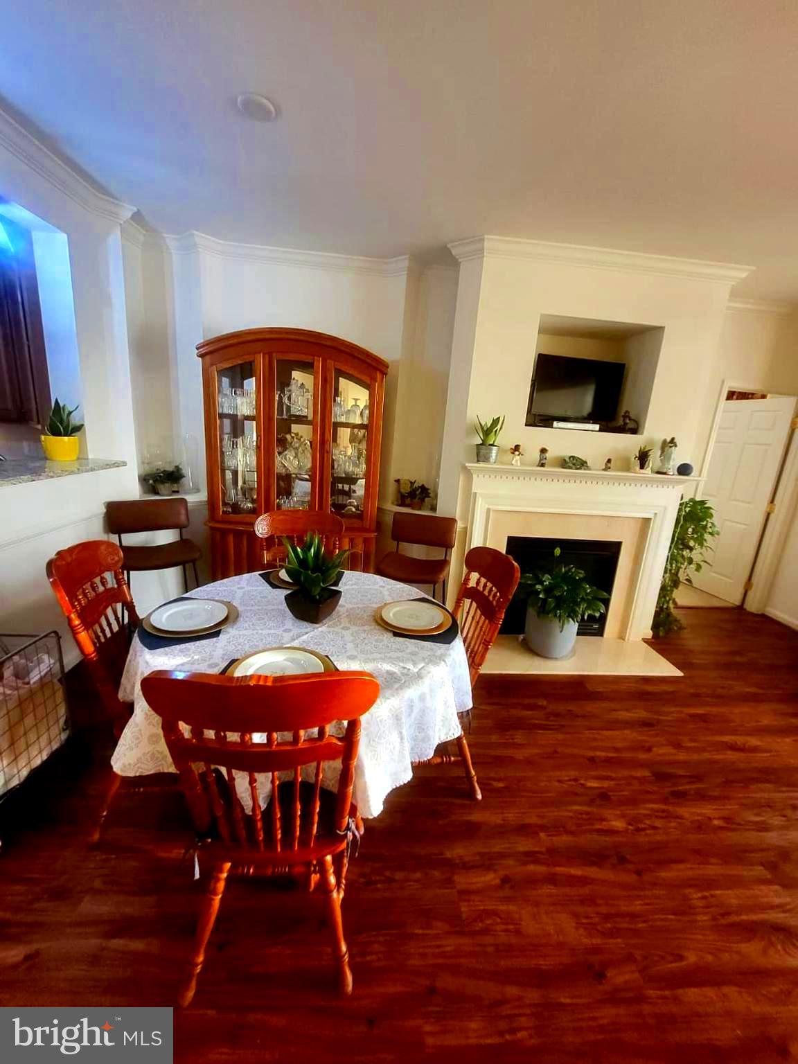 CAMERON GROVE - Residential